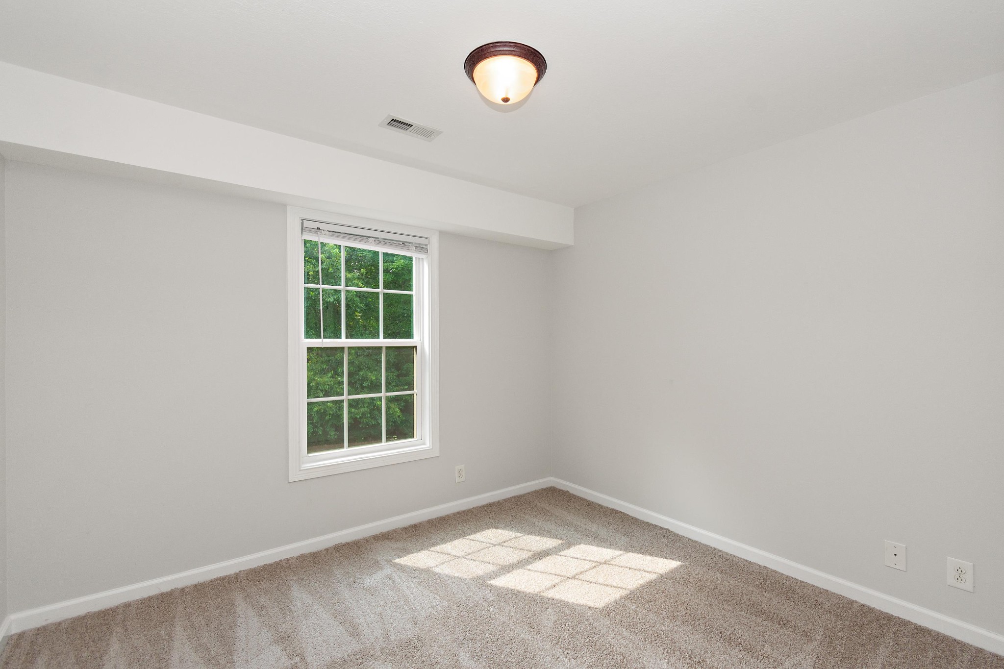 552 Magnolia Dr