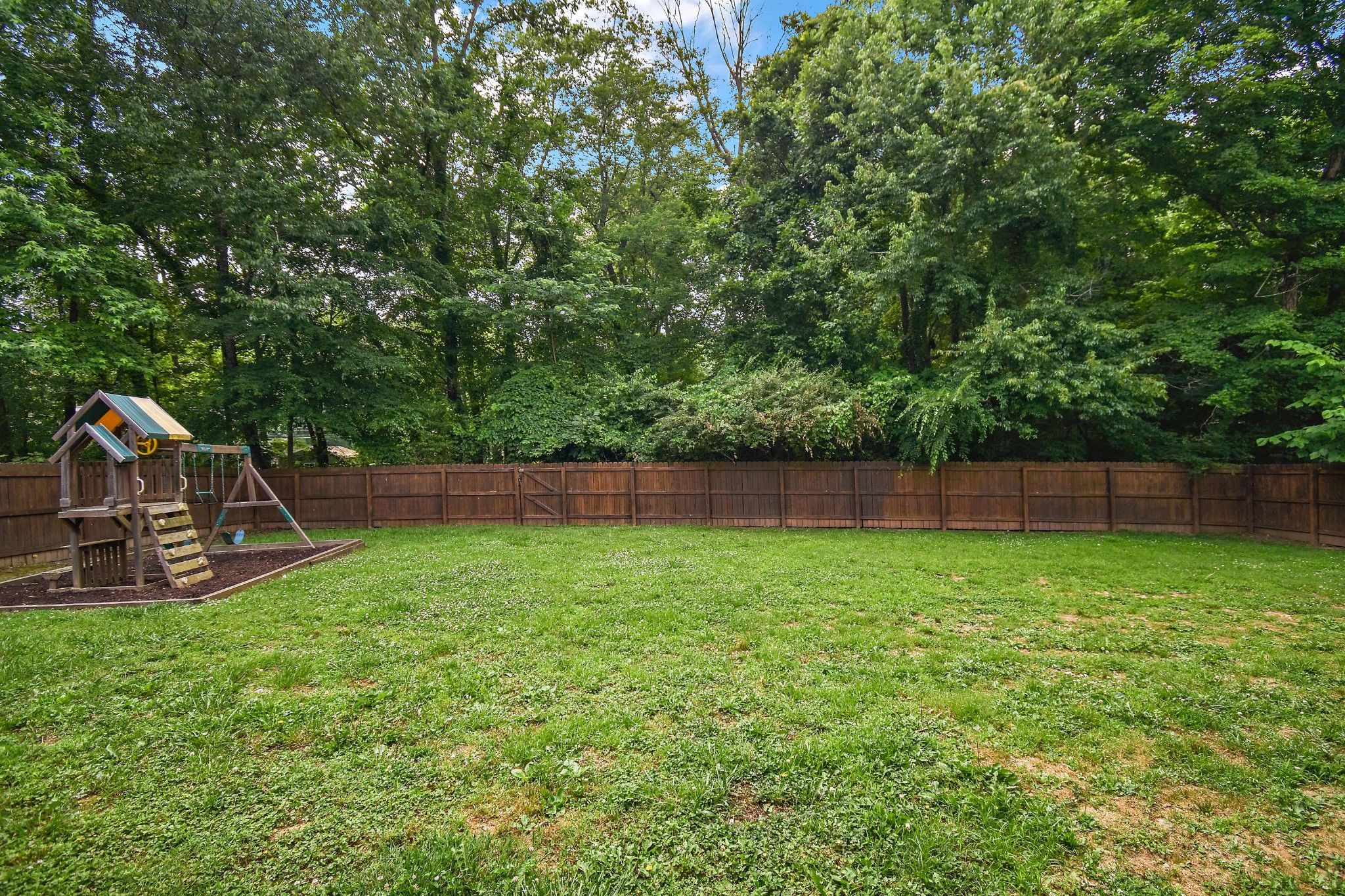 552 Magnolia Dr