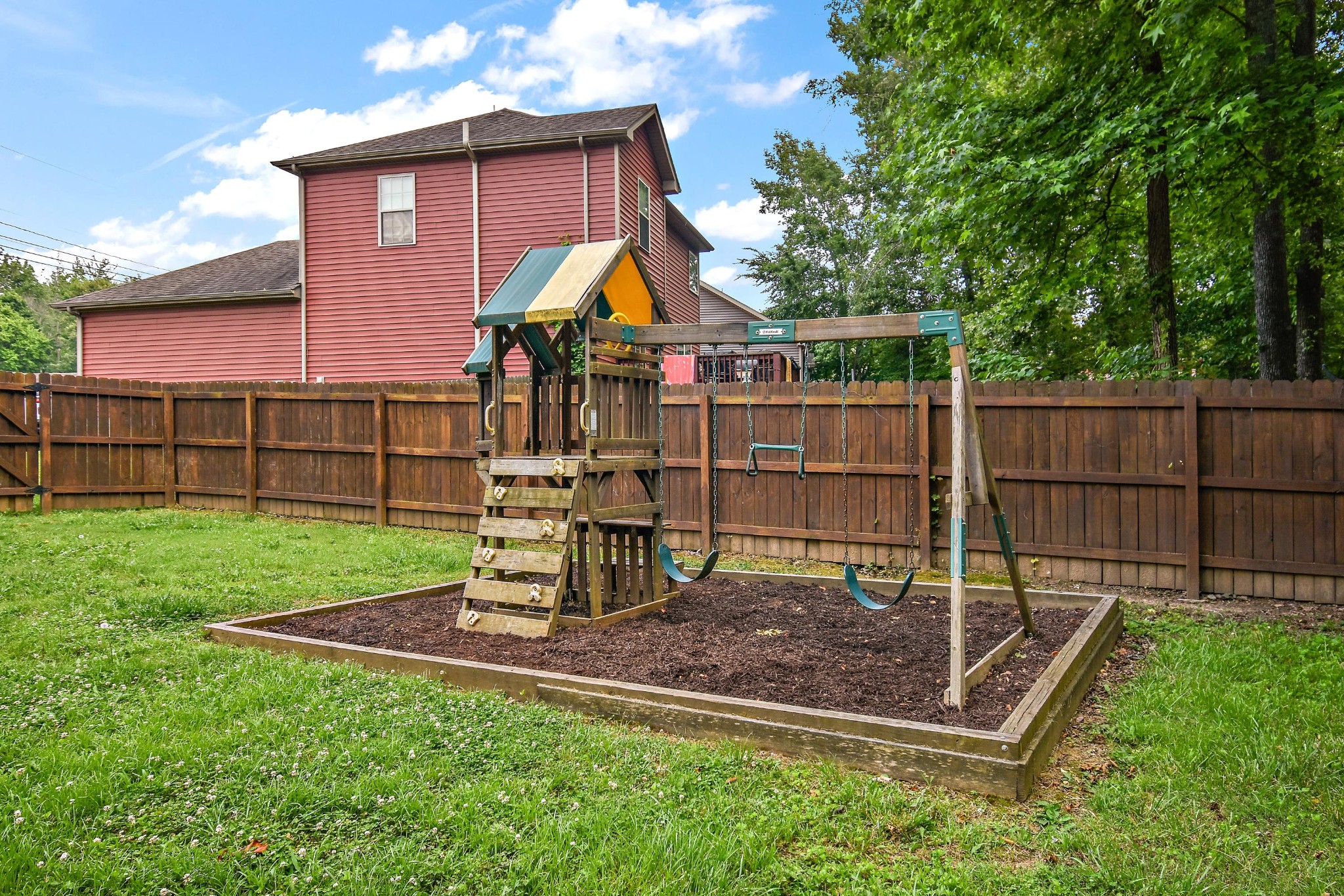 552 Magnolia Dr