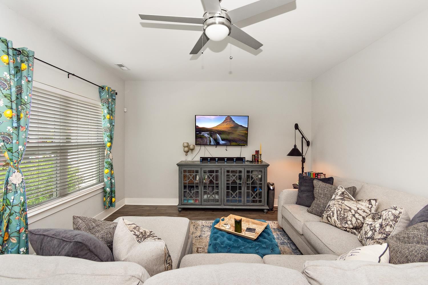 2163 Bayport Ave