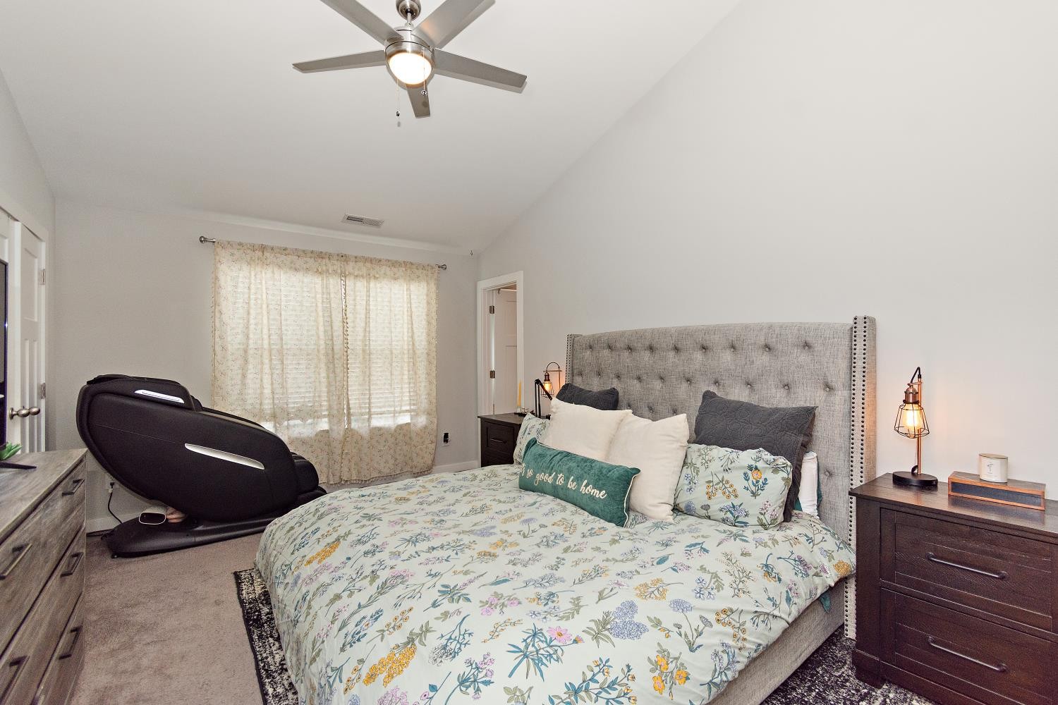 2163 Bayport Ave