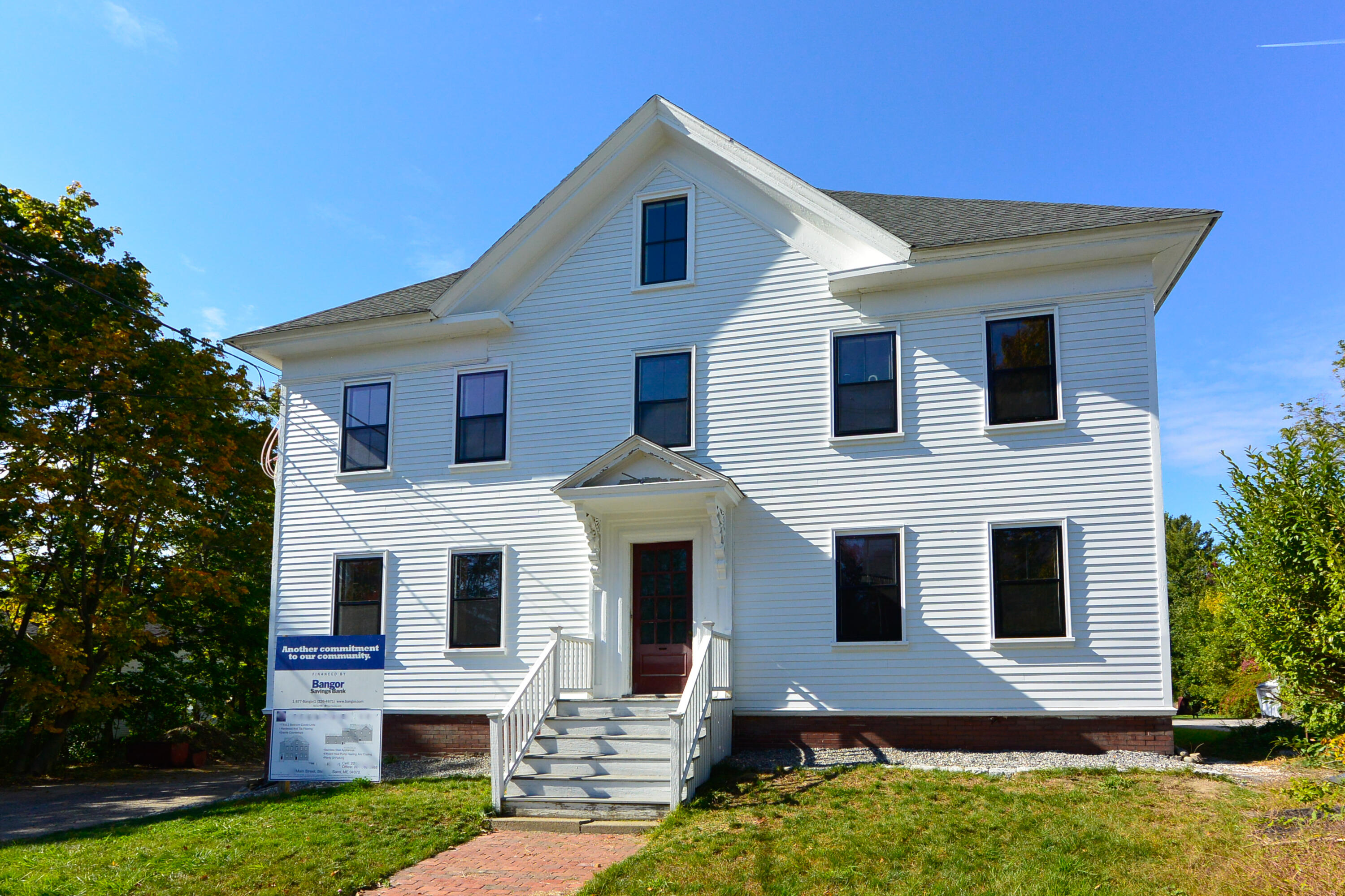 372 Main Street, 201