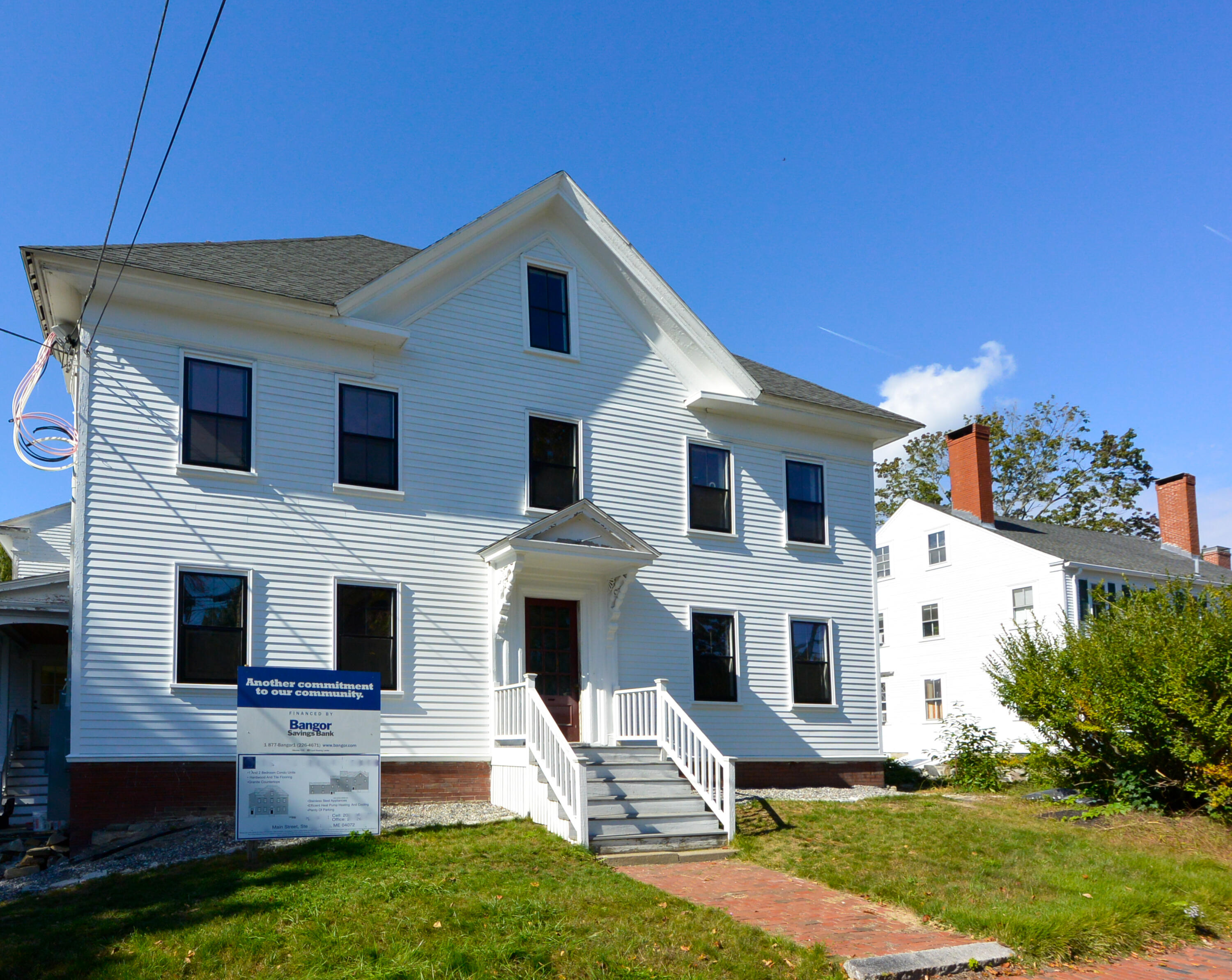 372 Main Street, 201