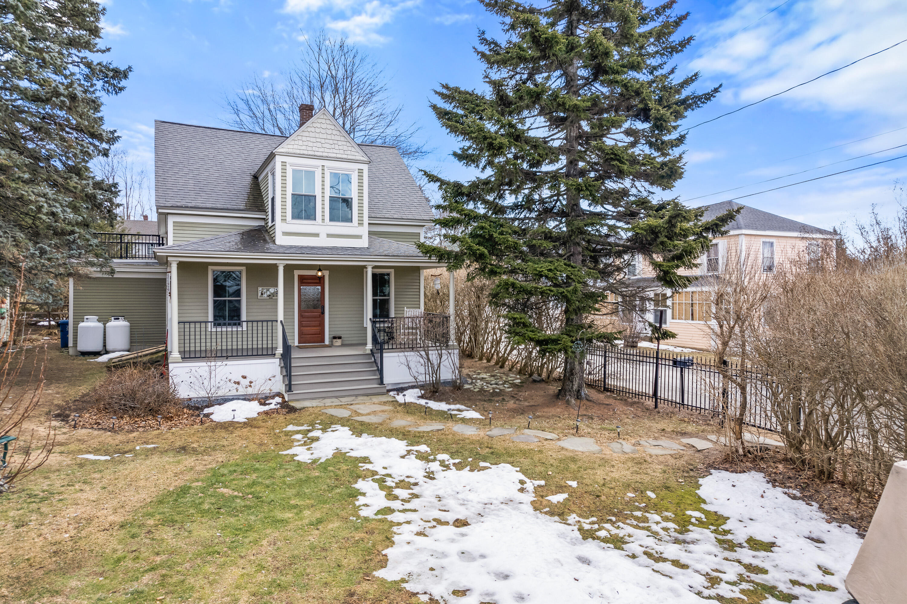 61 Island Avenue