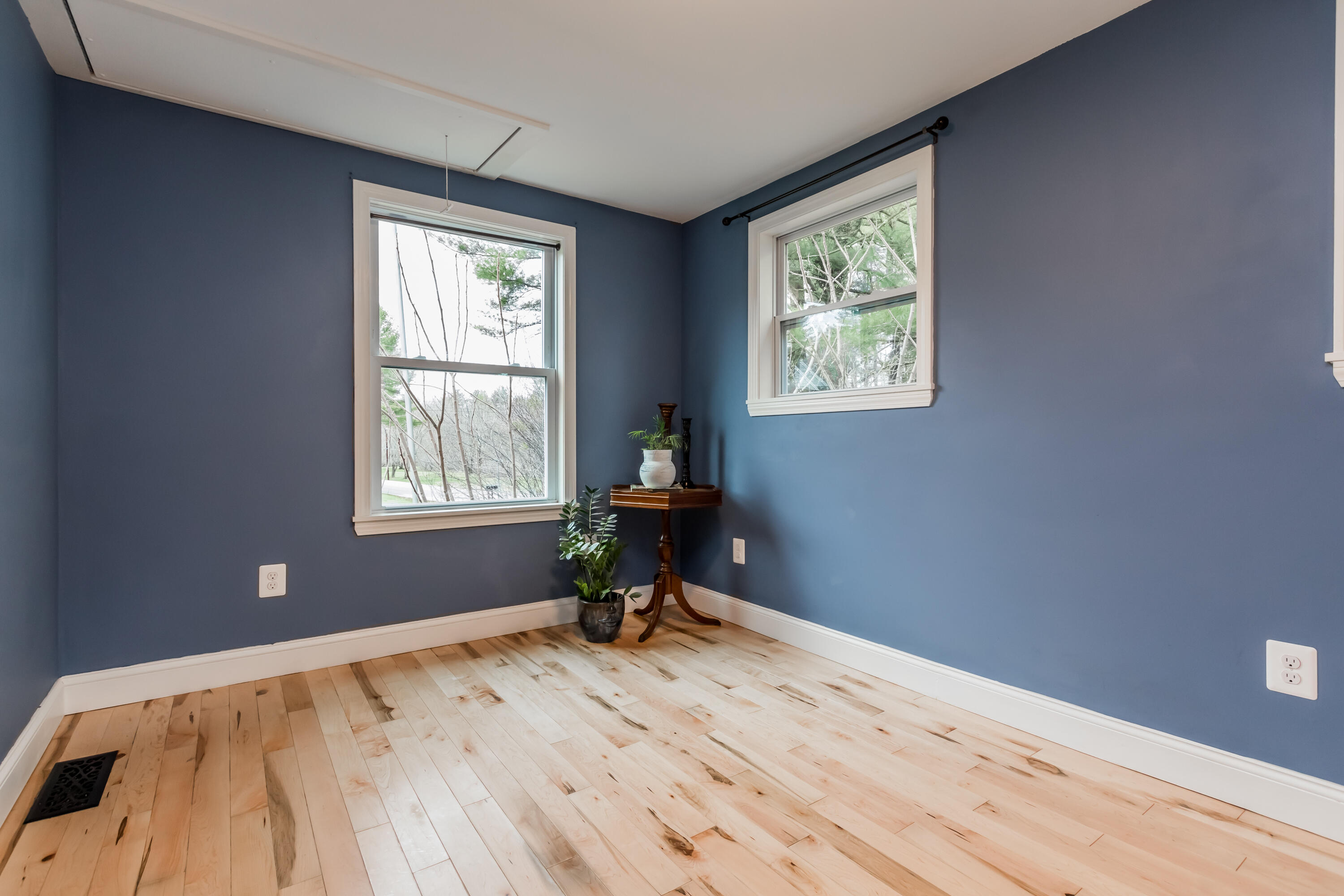98 Longwoods Road