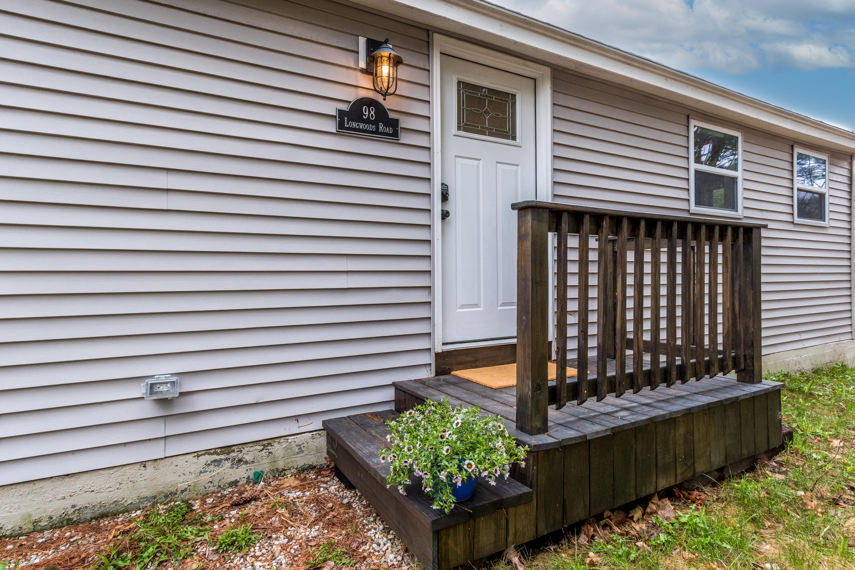 98 Longwoods Road