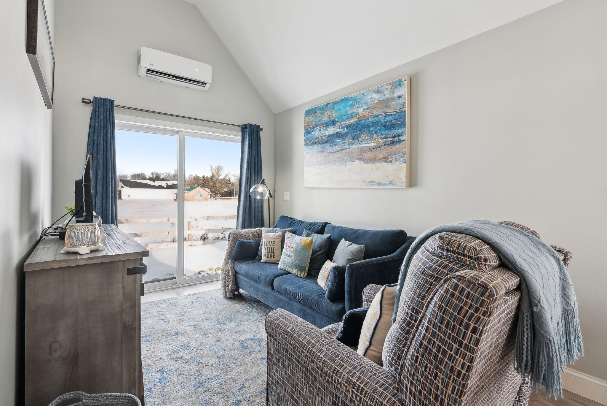 994 Portland Road, 11