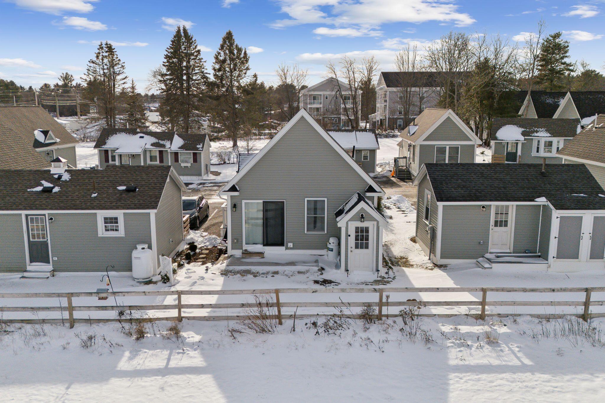994 Portland Road, 11