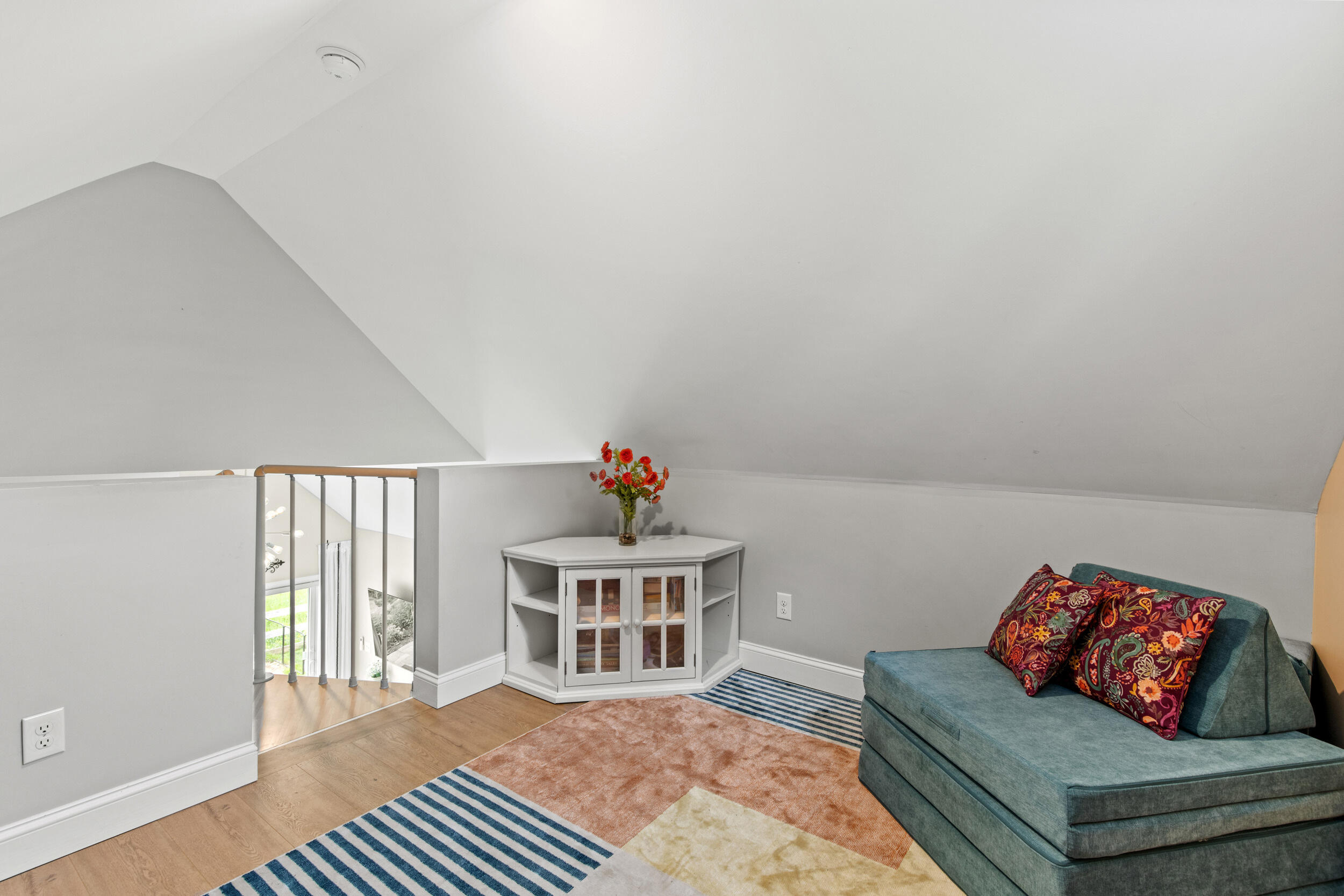 994 Portland Road, 30