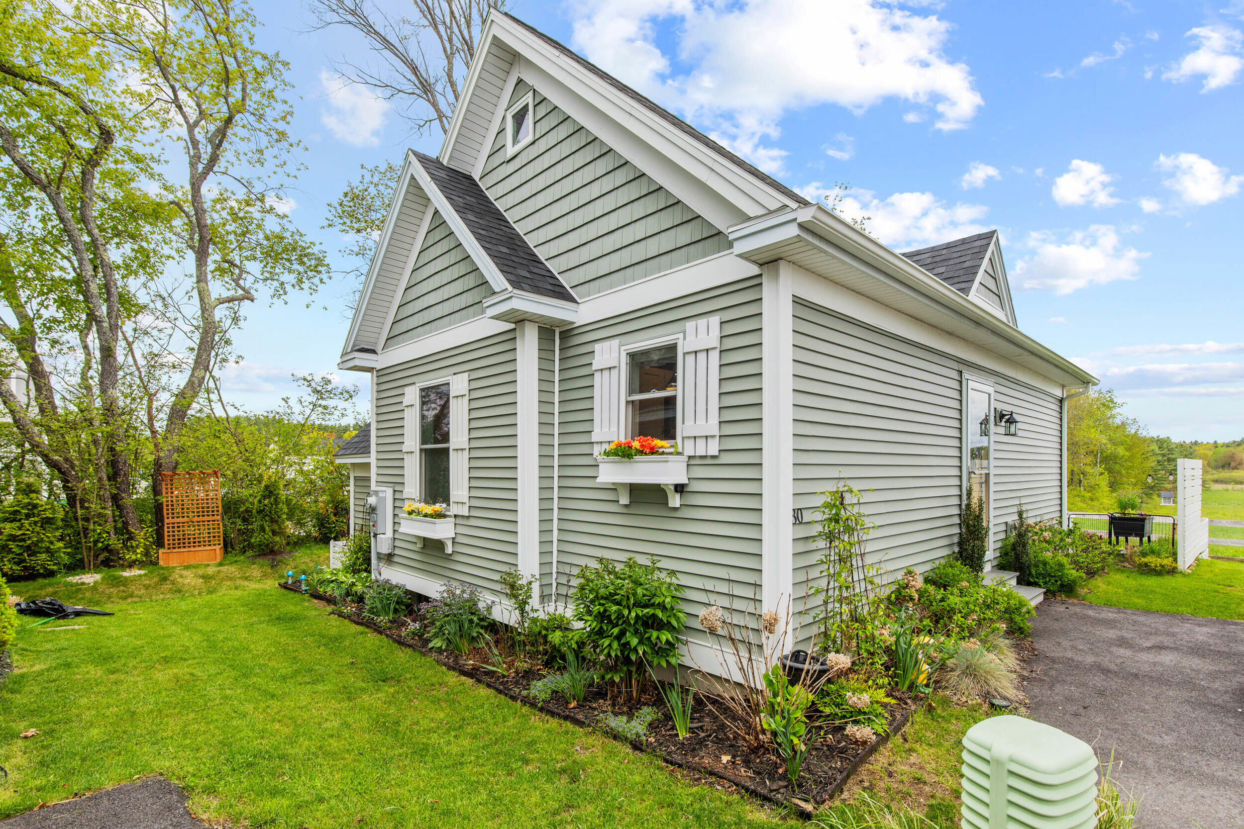 994 Portland Road, 30