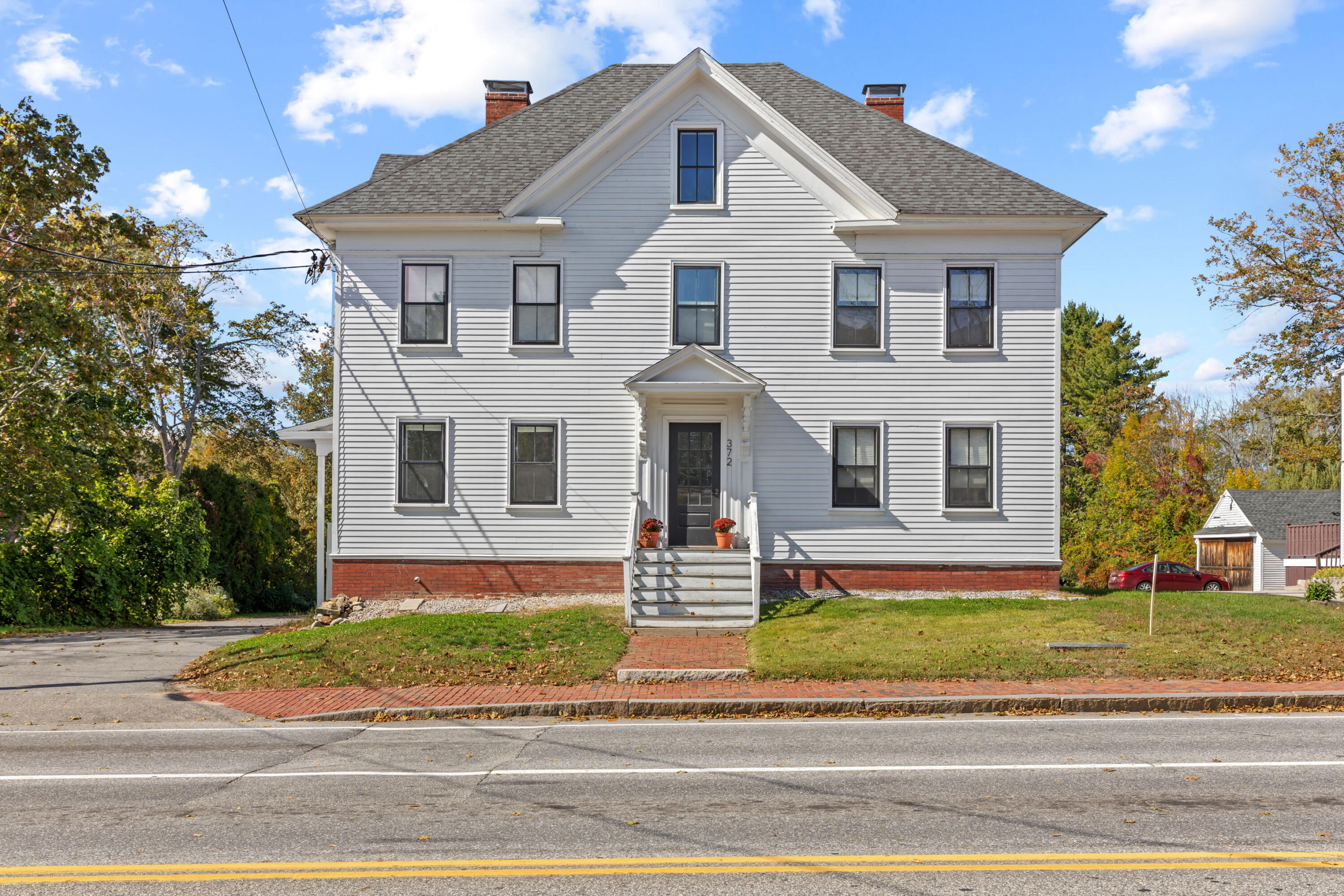 372 Main Street, 201