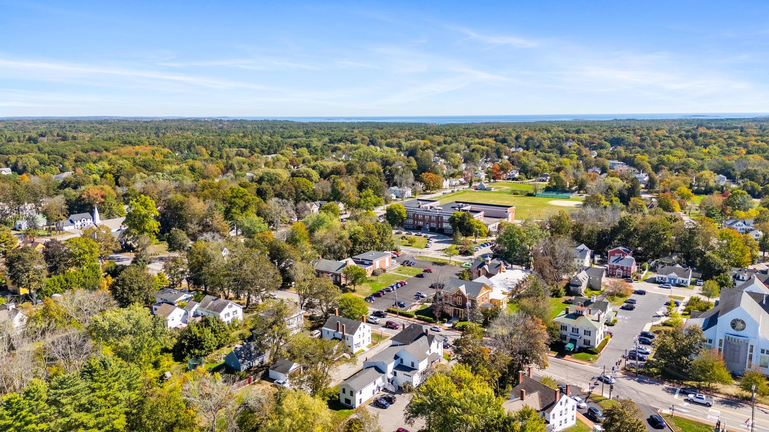 372 Main Street, 201