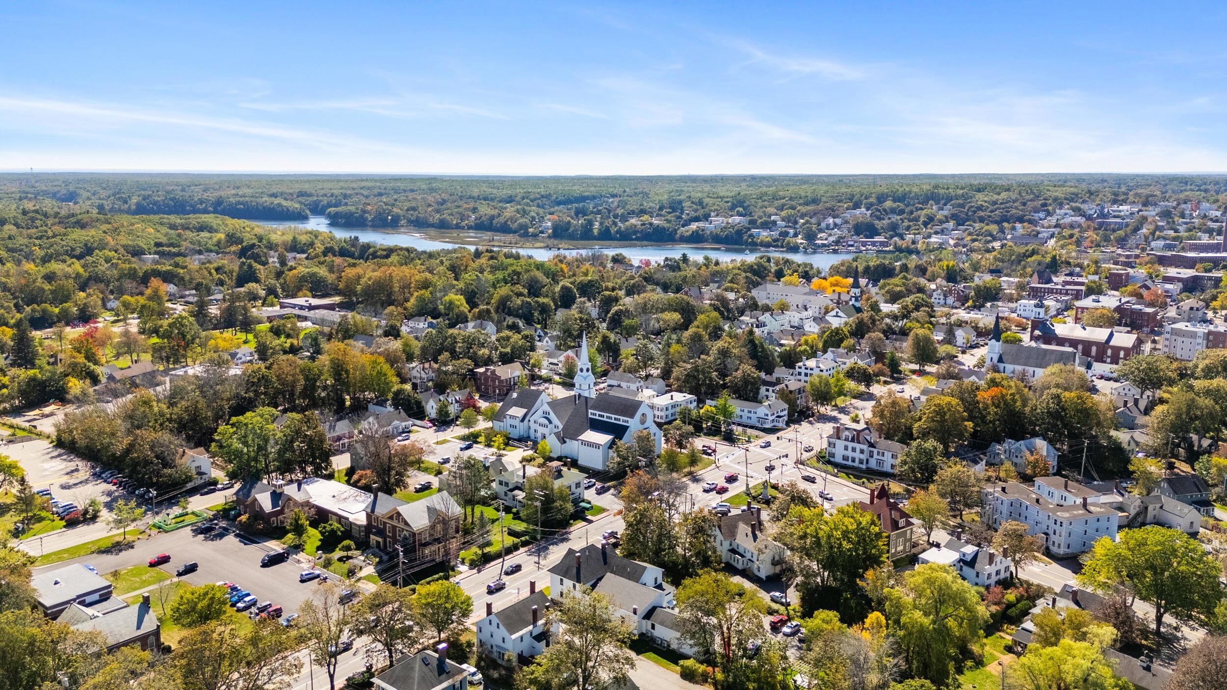 372 Main Street, 201