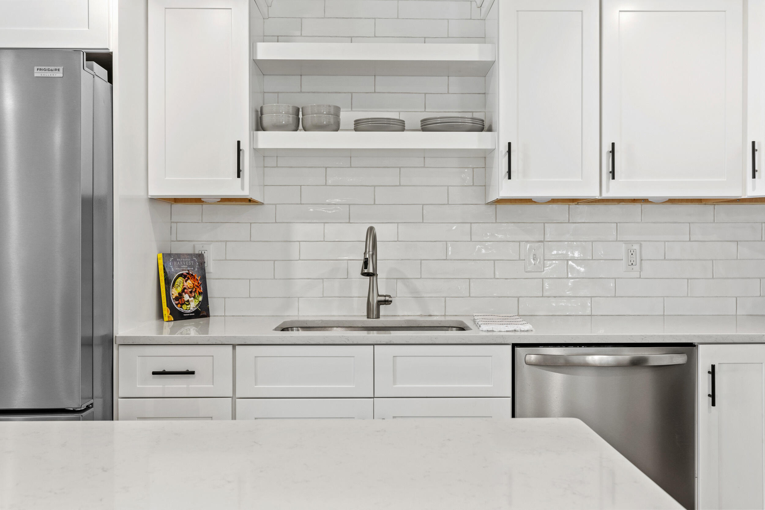 372 Main Street, 201