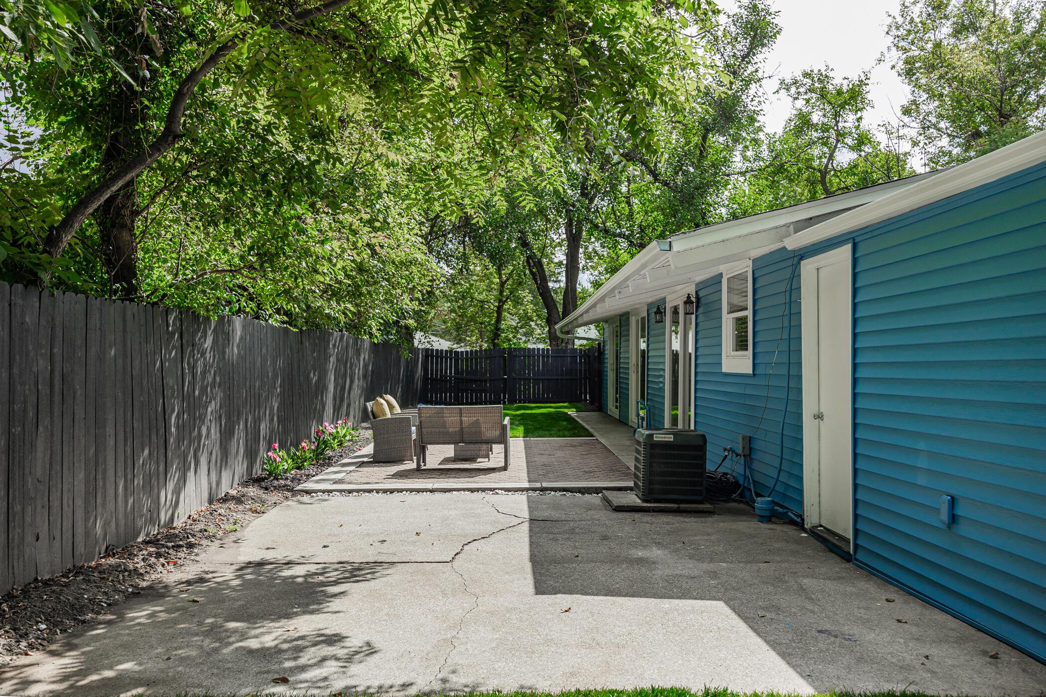 2540 Grasmere Avenue