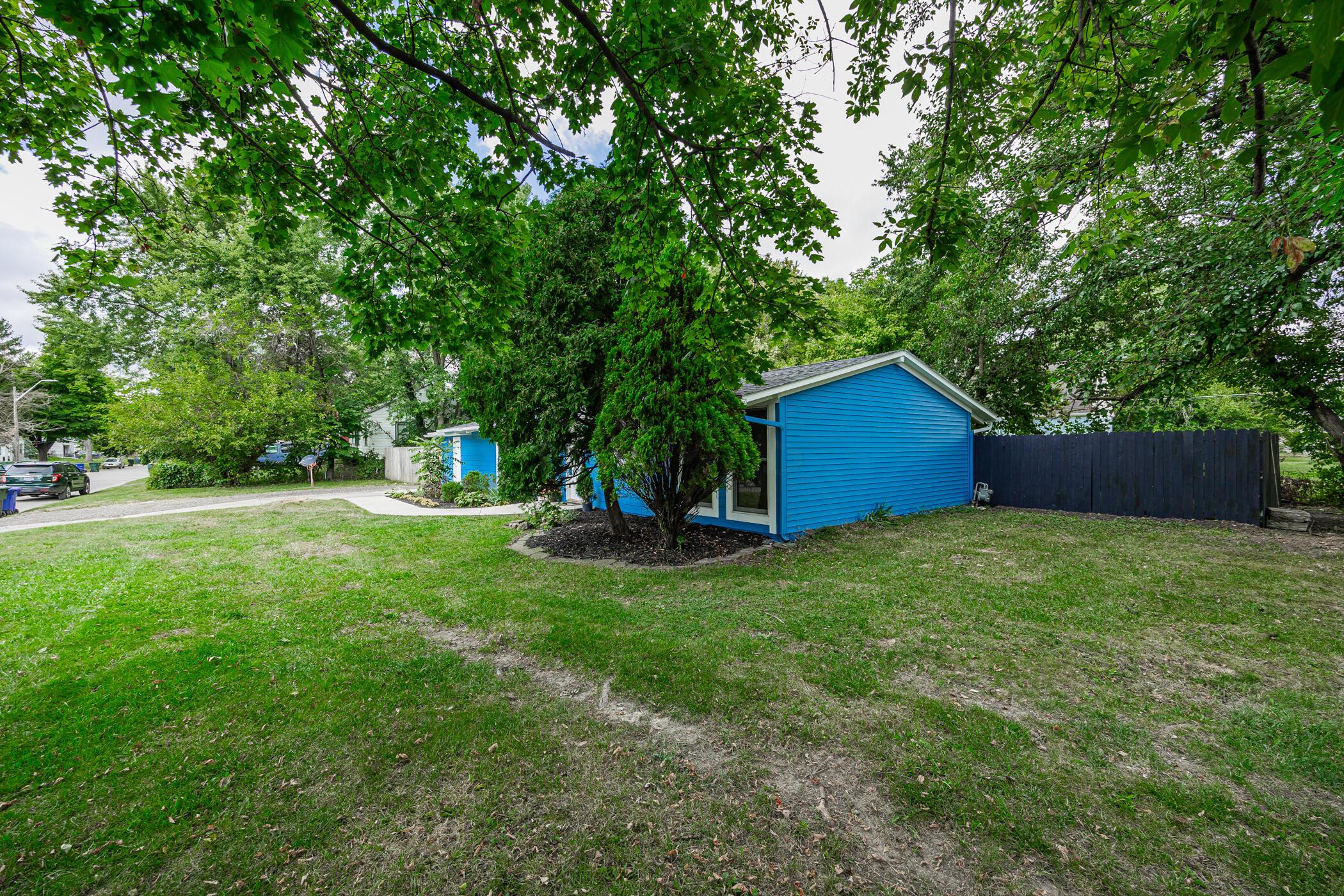 2540 Grasmere Avenue