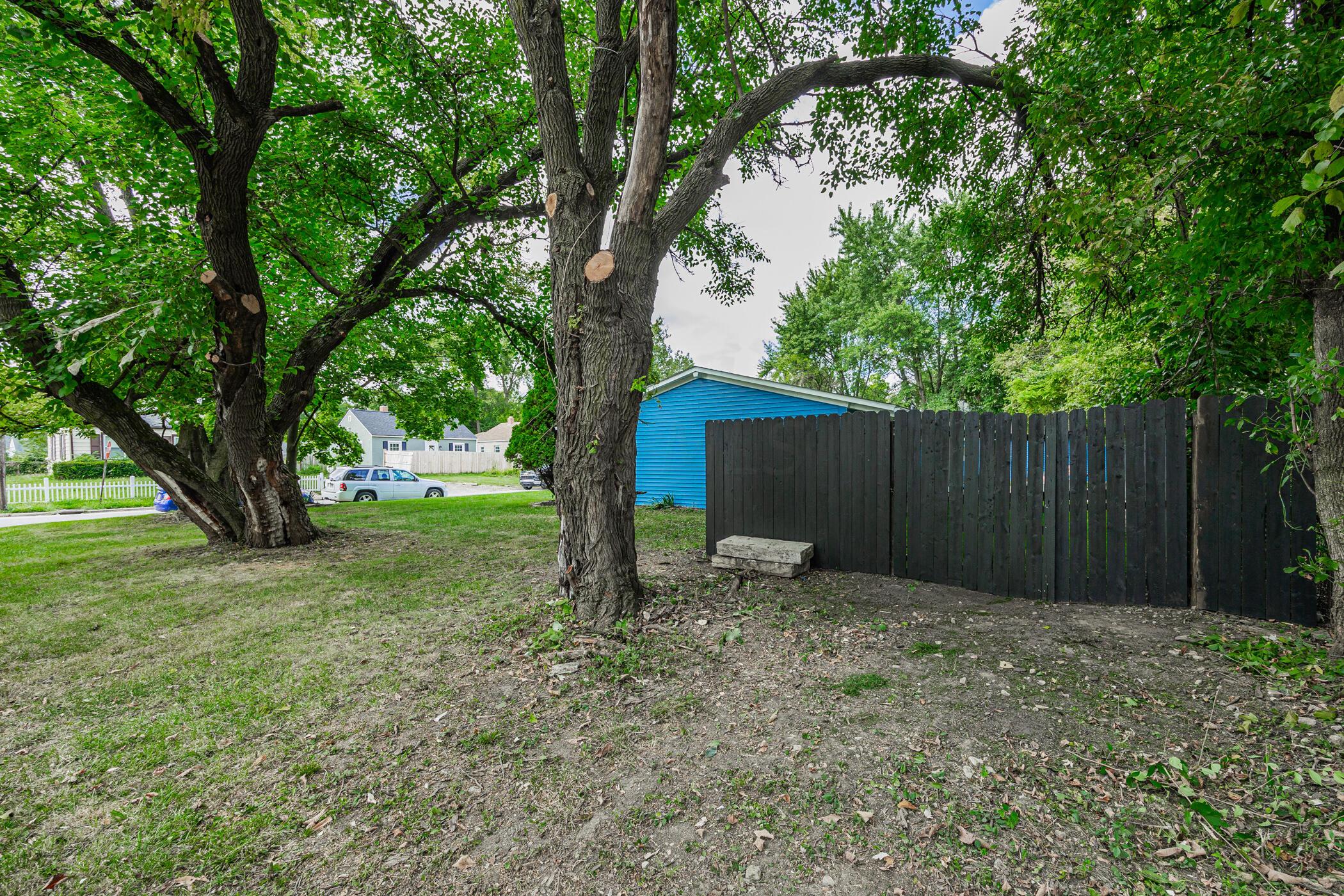 2540 Grasmere Avenue