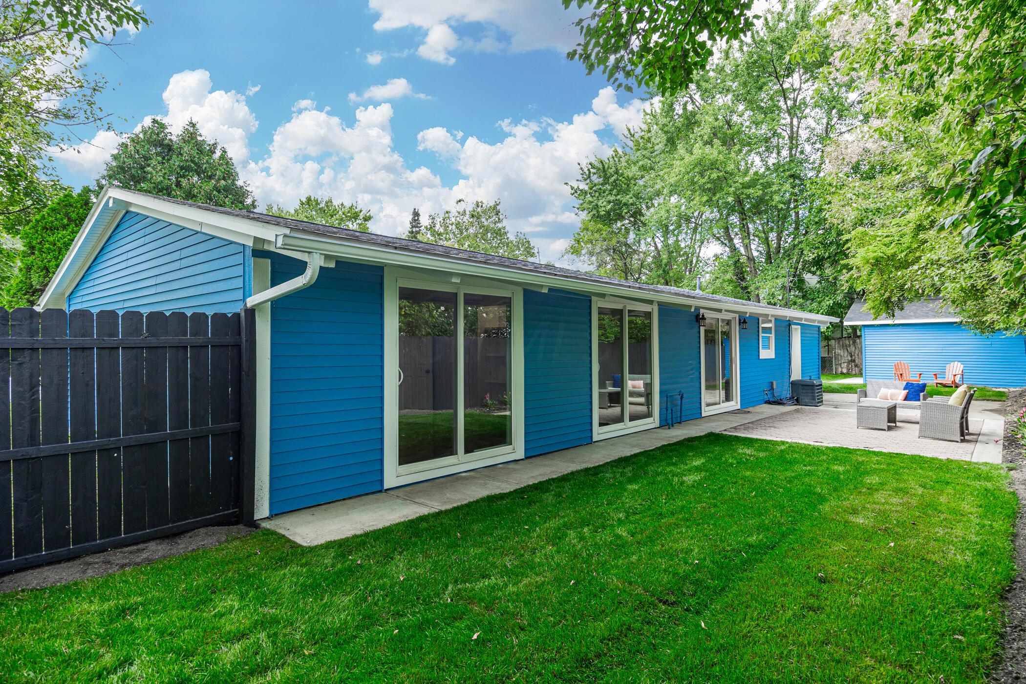 2540 Grasmere Avenue