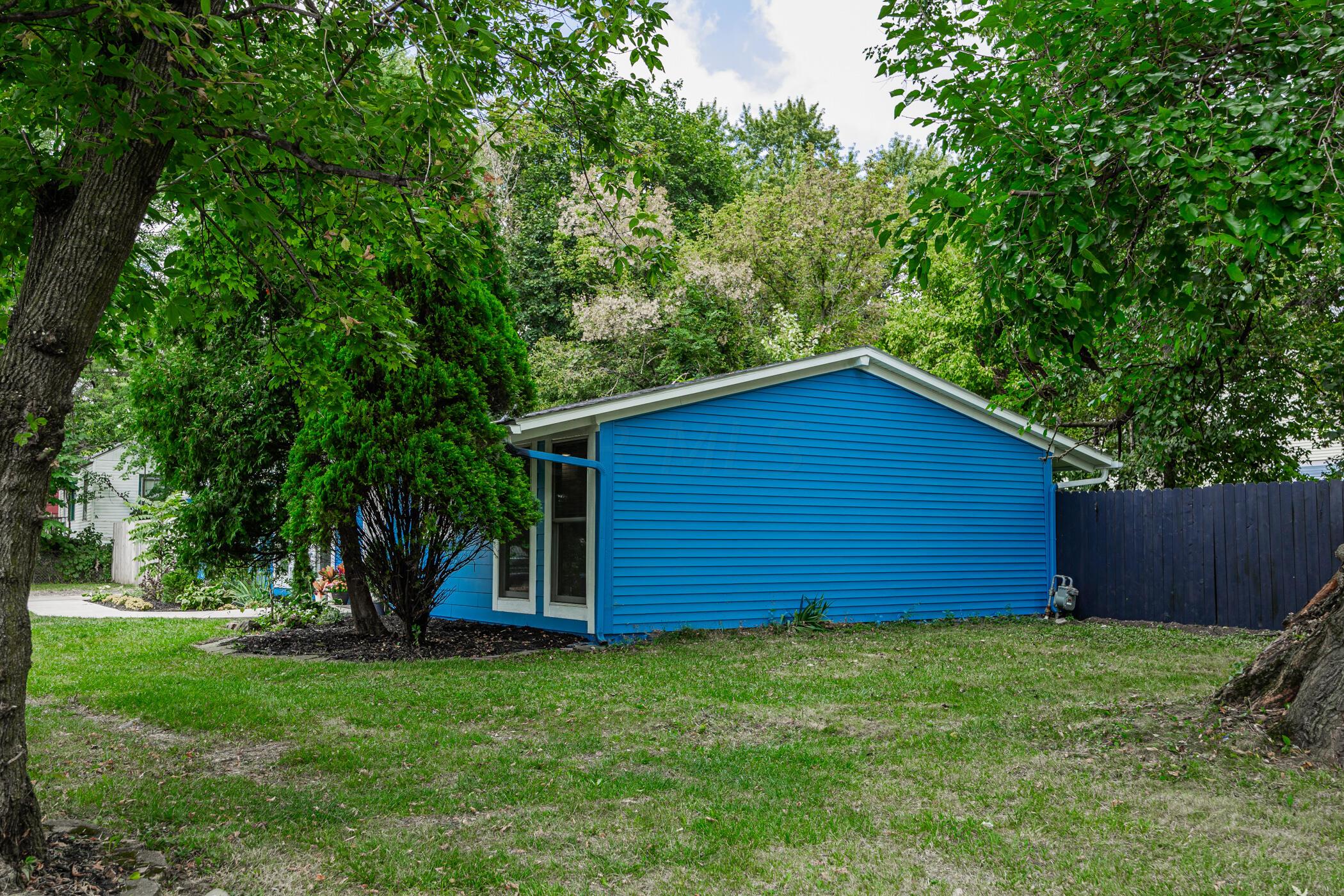 2540 Grasmere Avenue