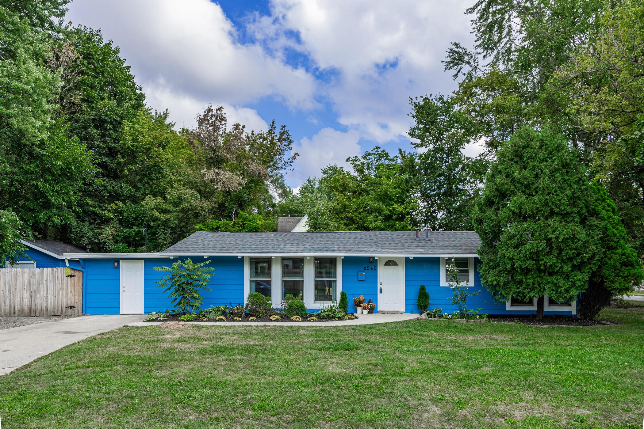2540 Grasmere Avenue