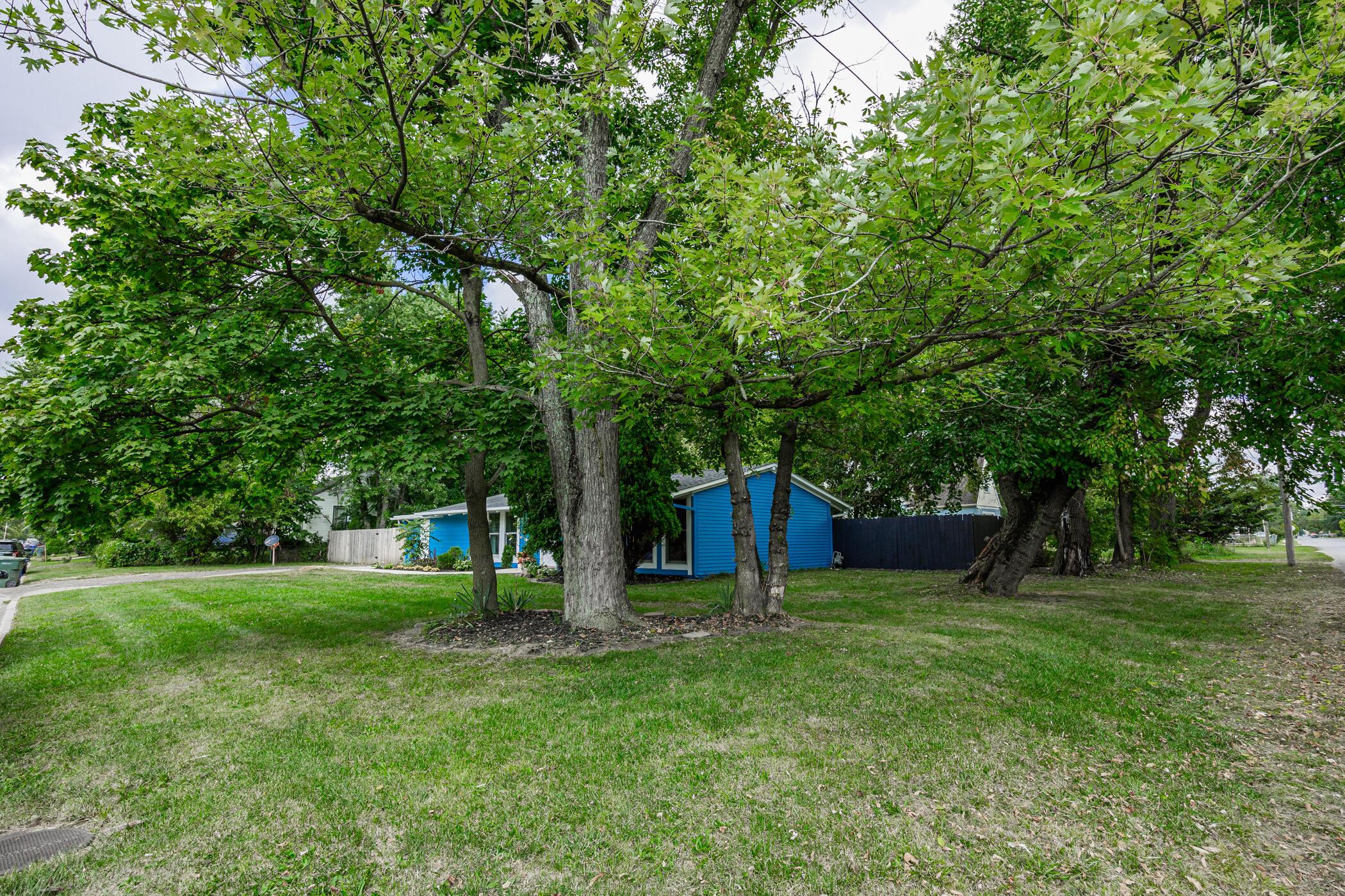 2540 Grasmere Avenue