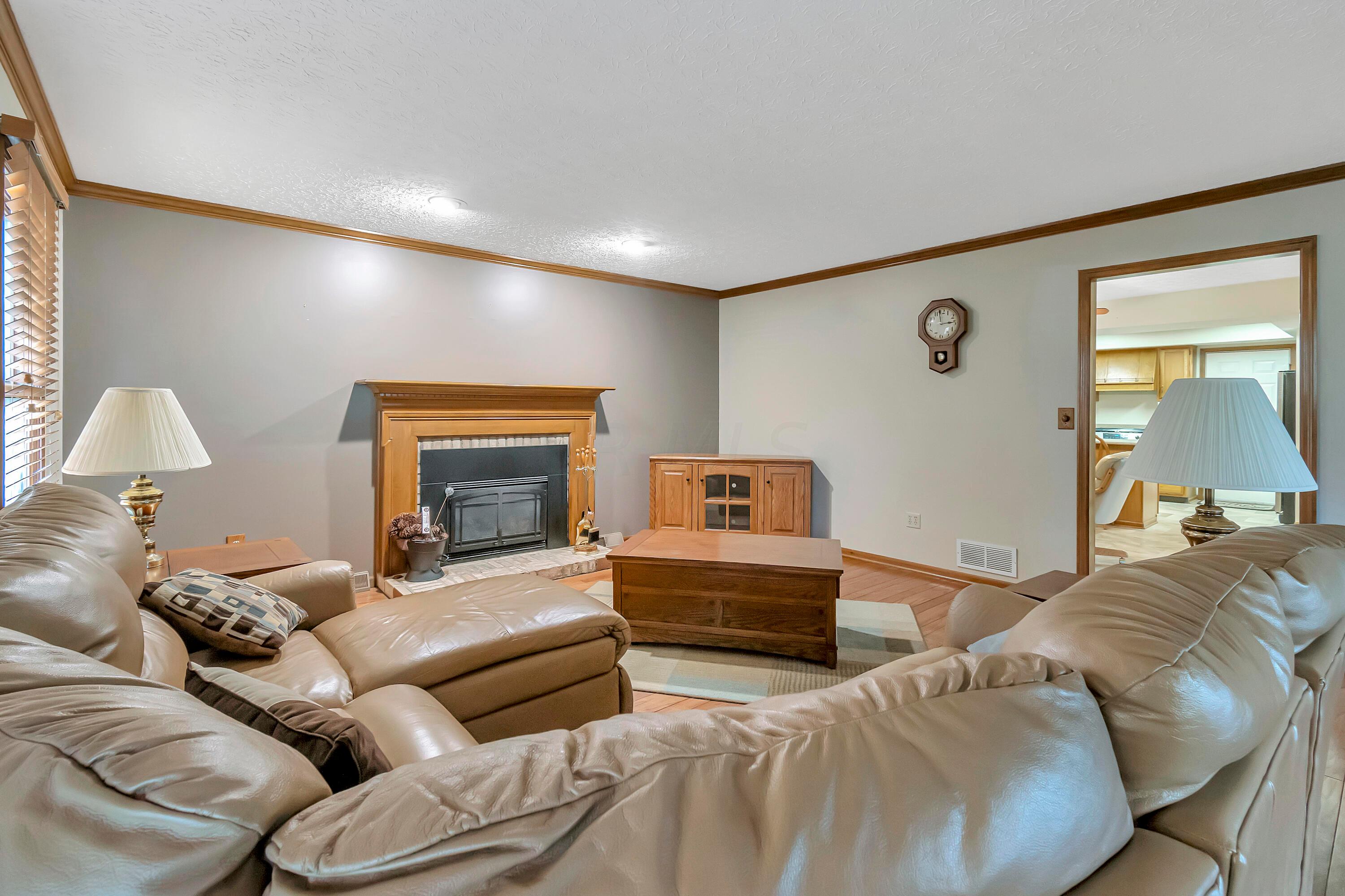 7453 Lindbrook Court