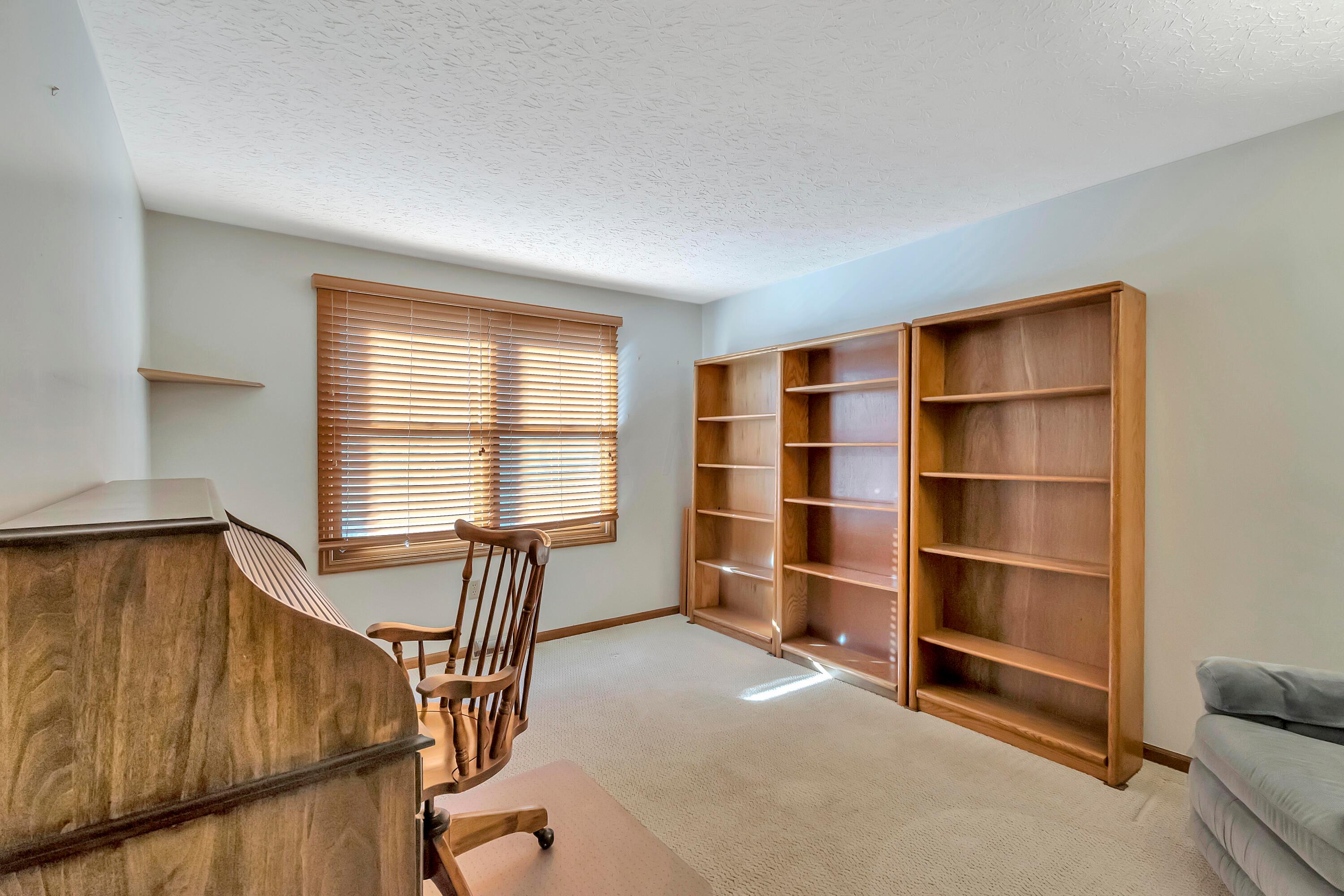 7453 Lindbrook Court