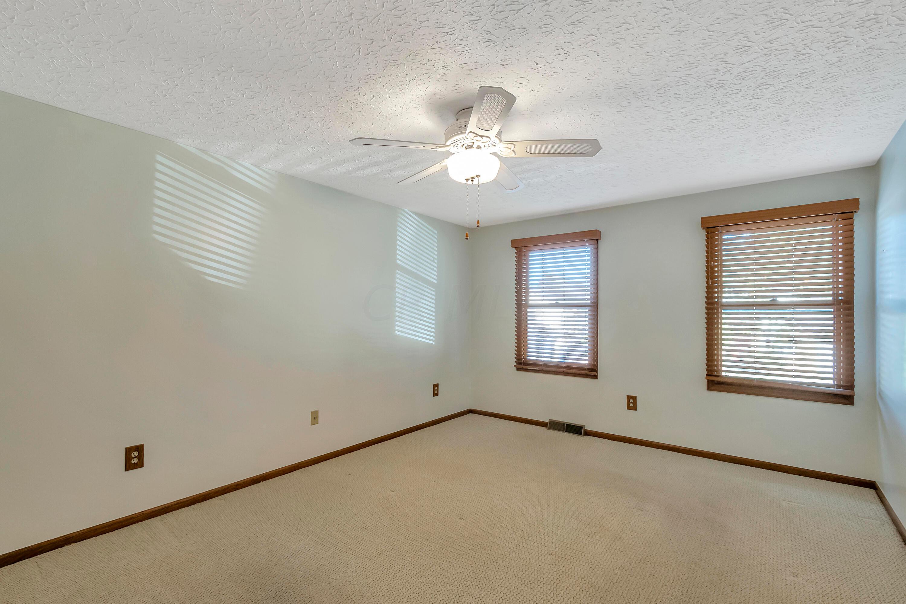 7453 Lindbrook Court