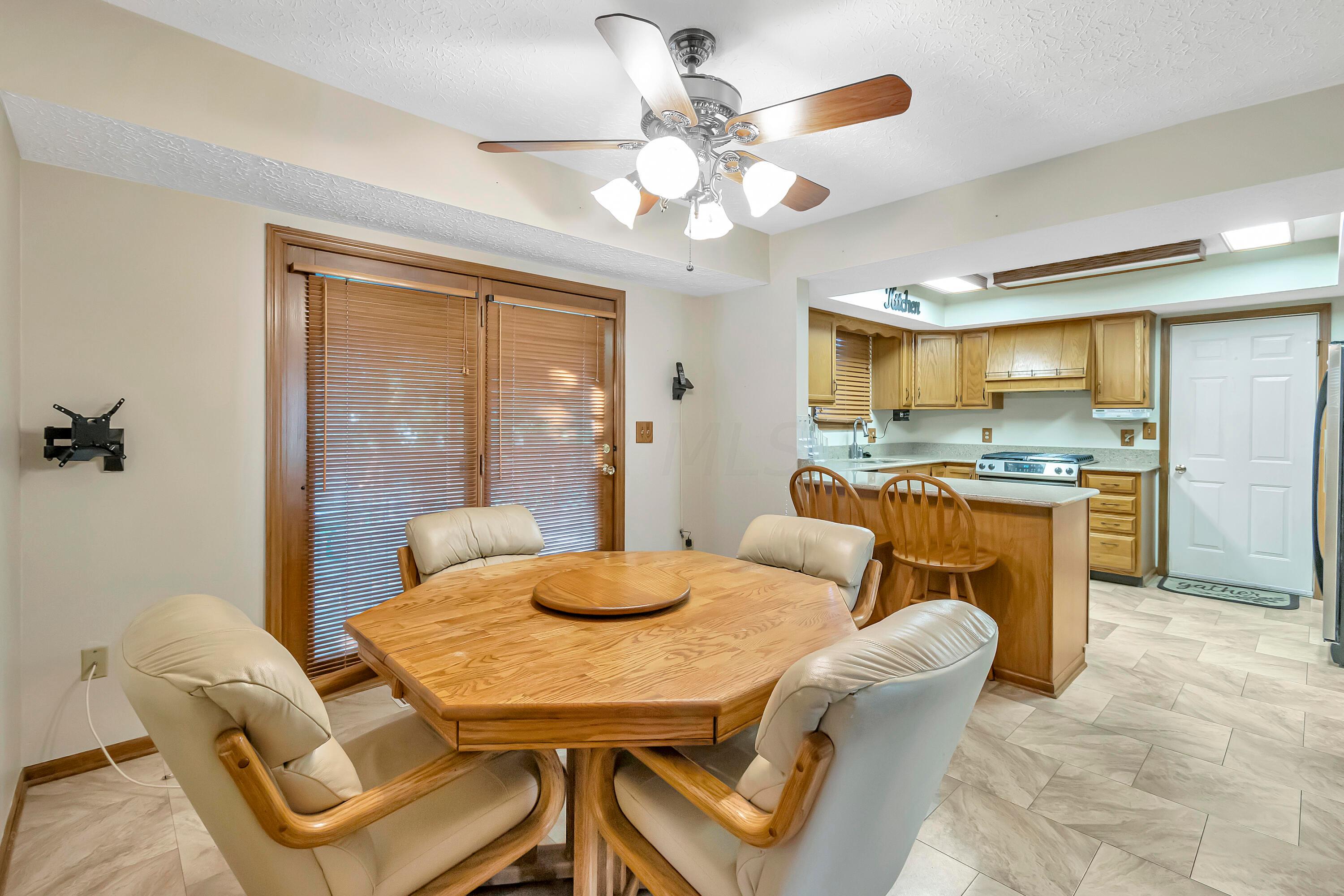 7453 Lindbrook Court