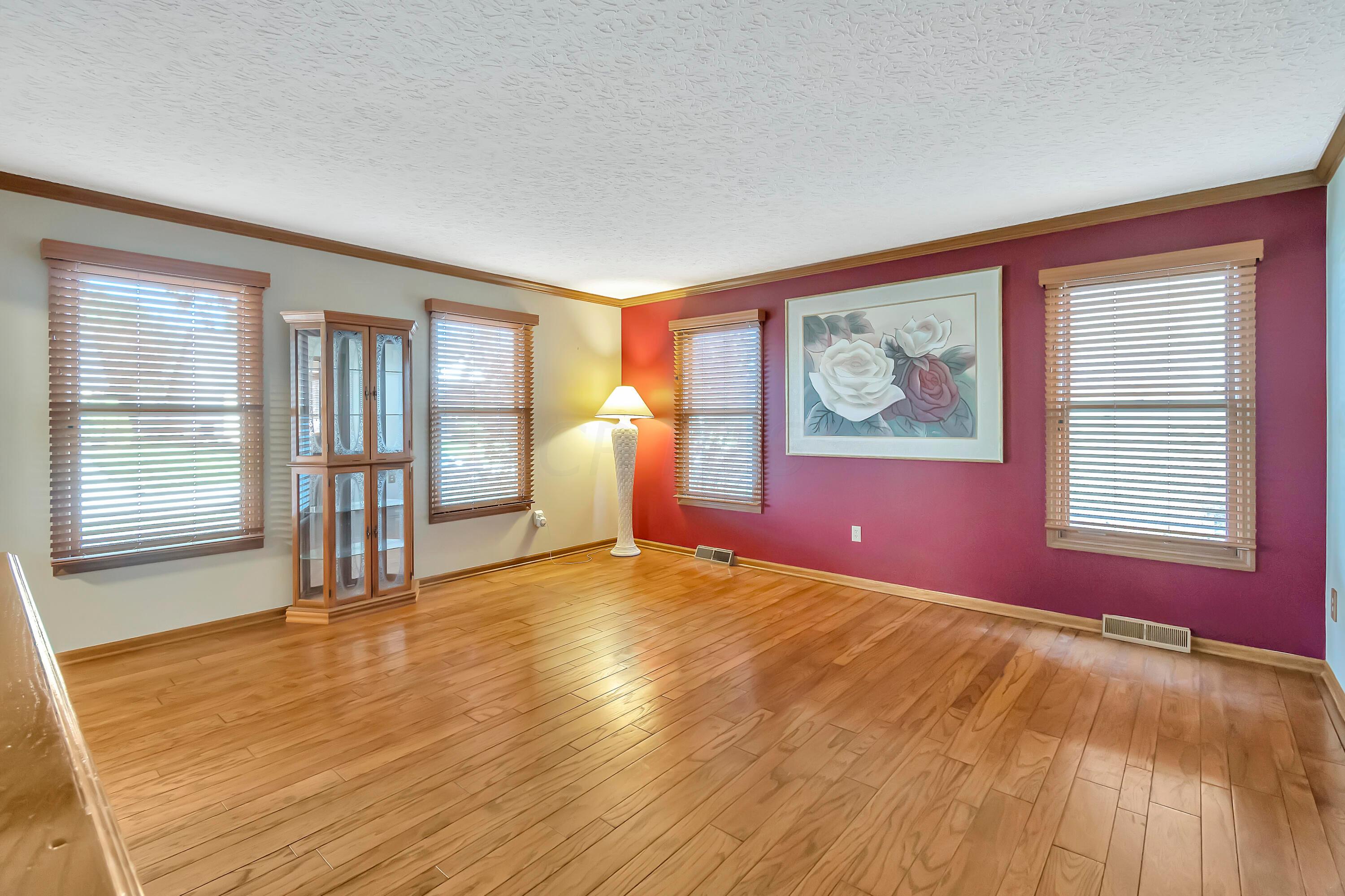 7453 Lindbrook Court