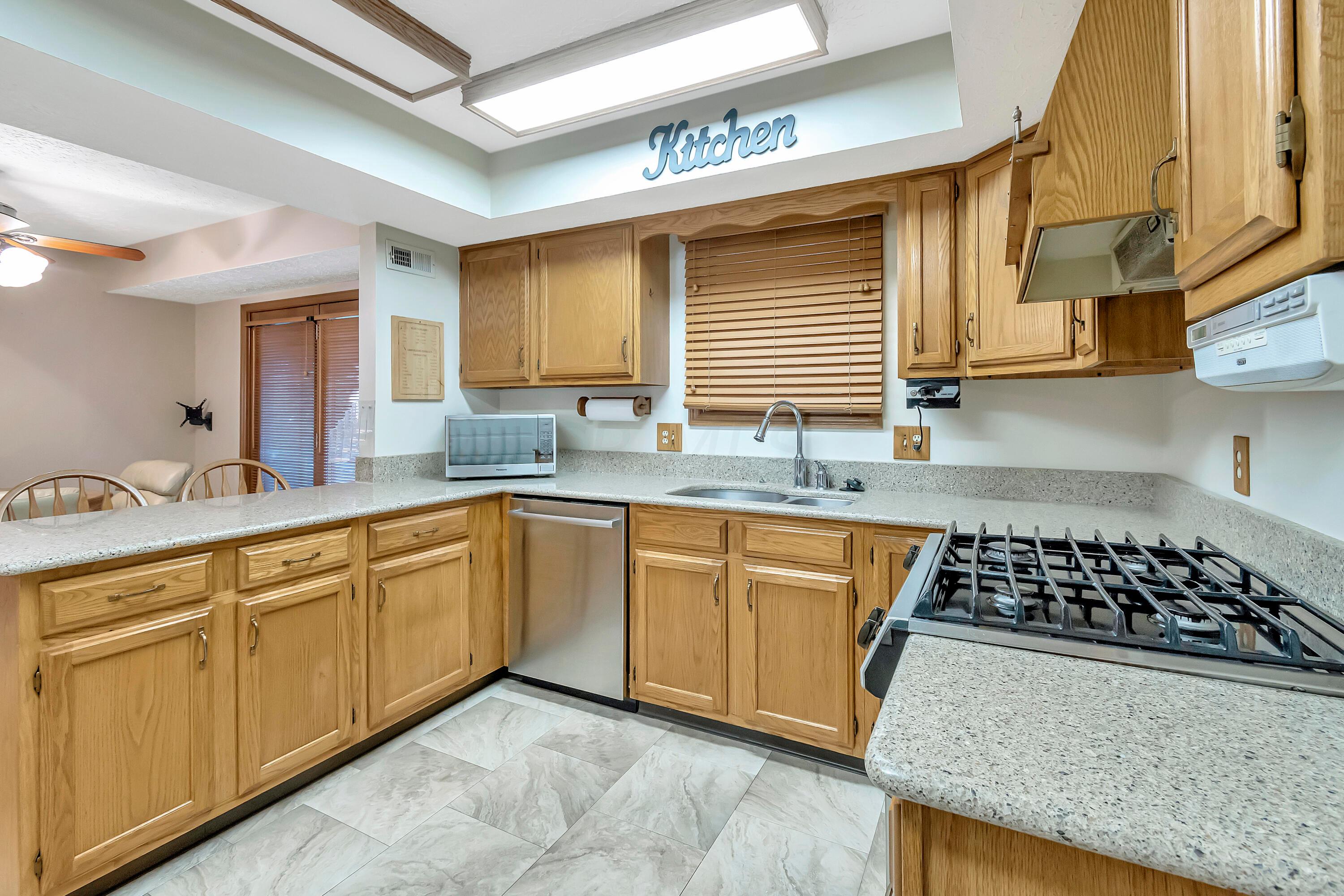 7453 Lindbrook Court