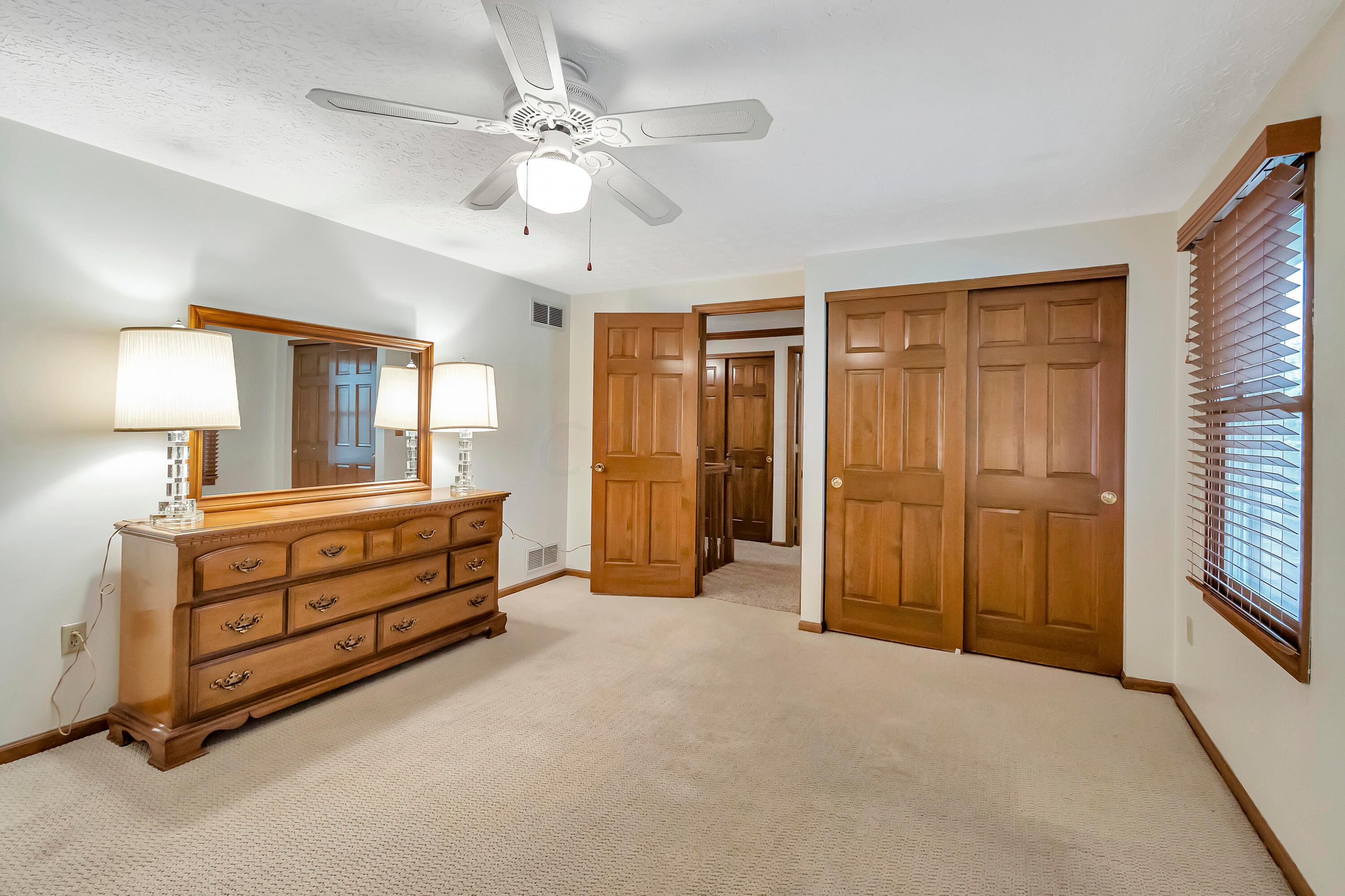 7453 Lindbrook Court