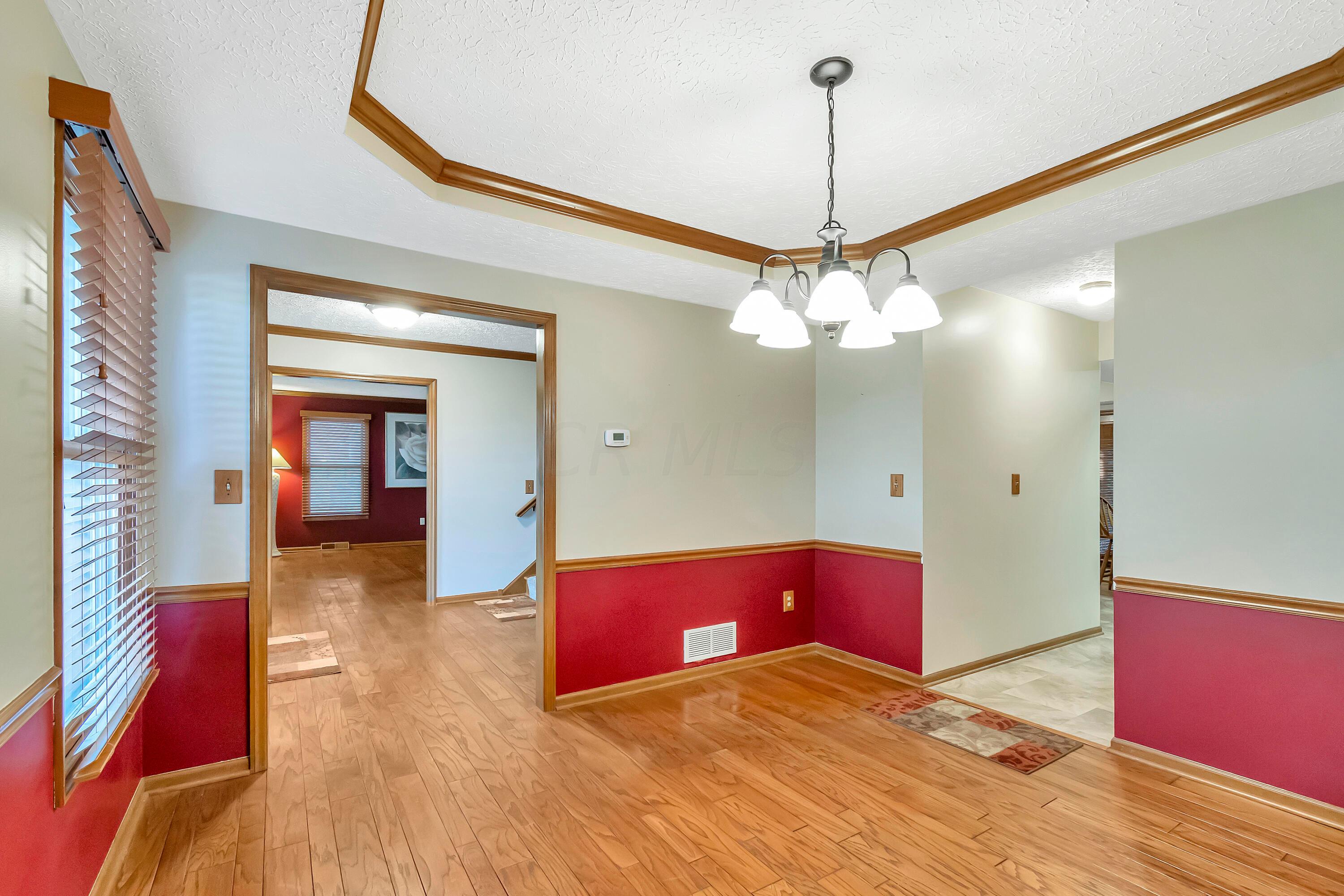 7453 Lindbrook Court