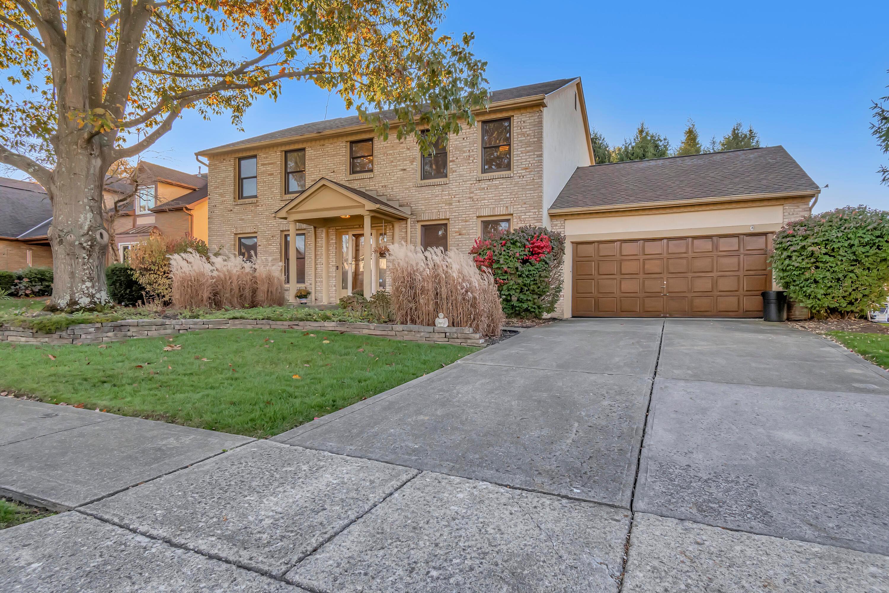 7453 Lindbrook Court