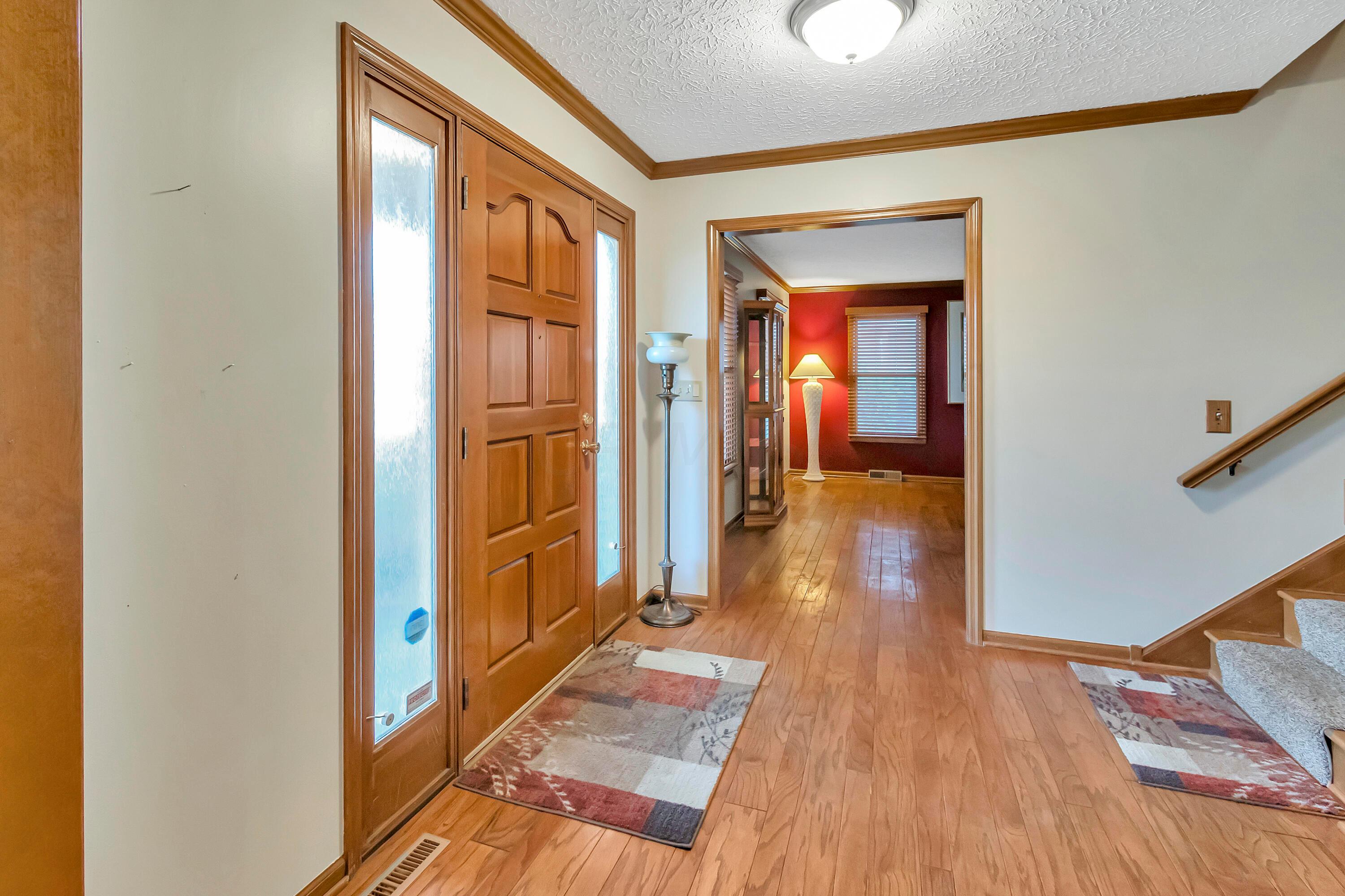 7453 Lindbrook Court