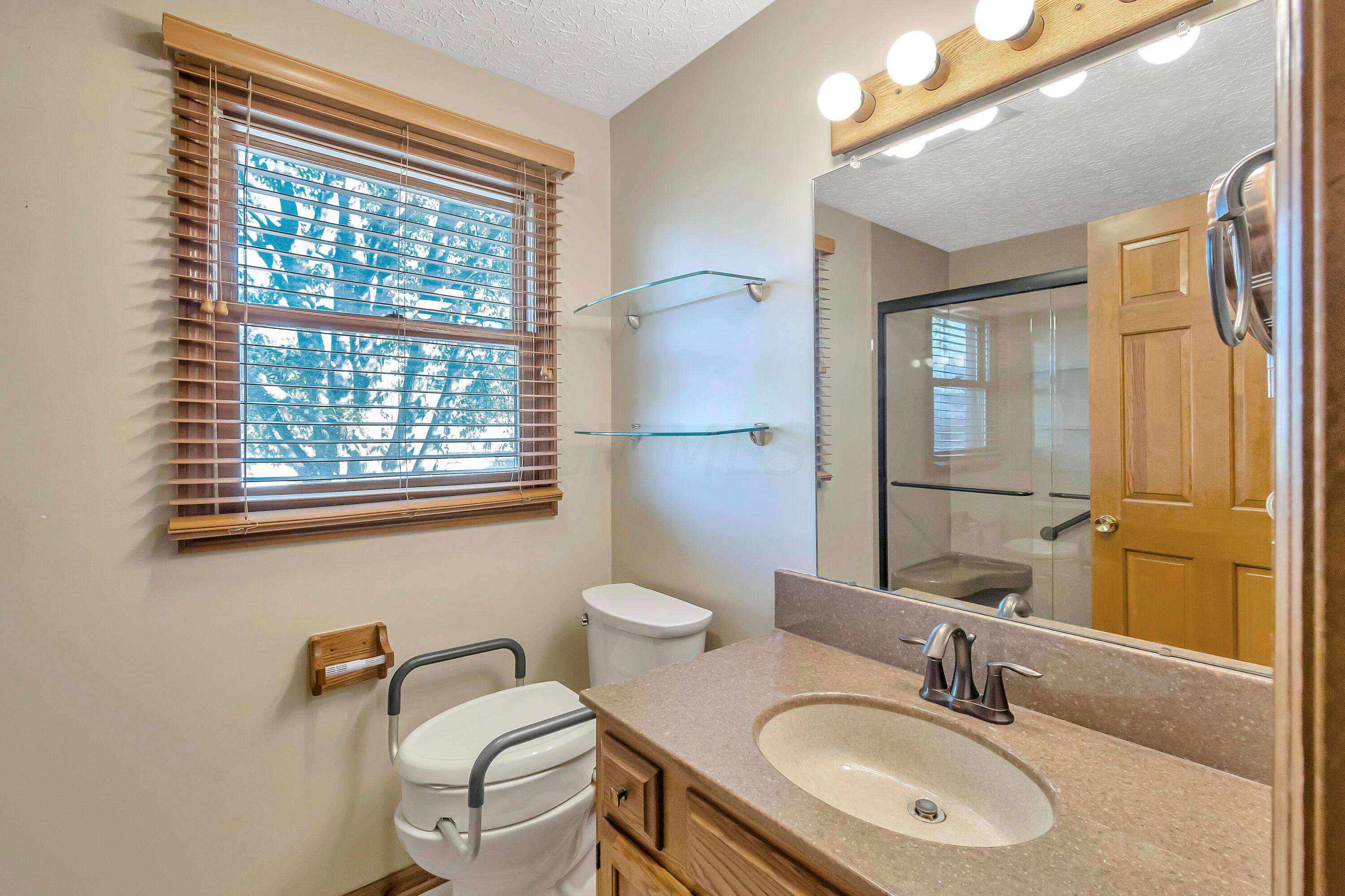 7453 Lindbrook Court