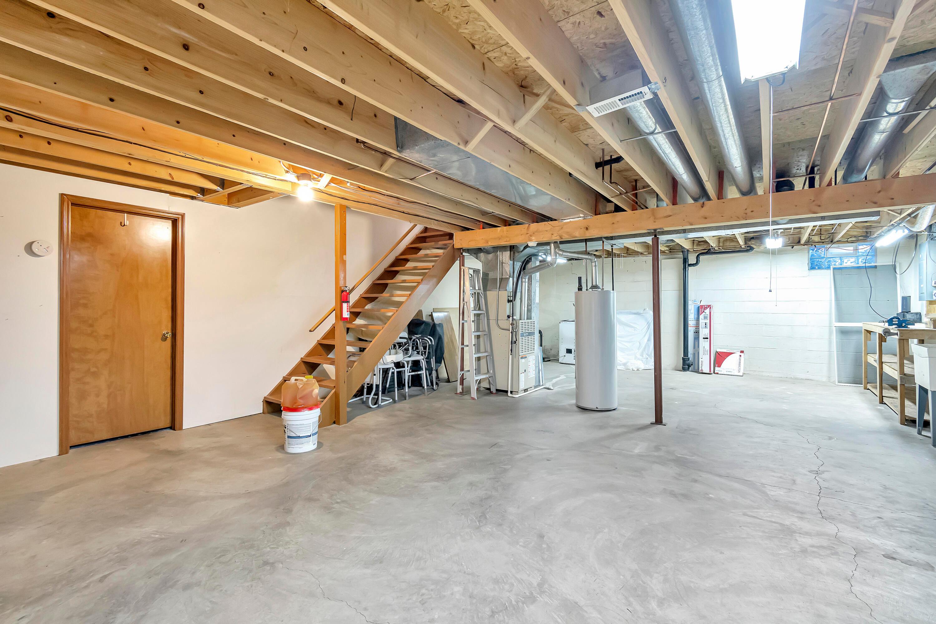 7453 Lindbrook Court