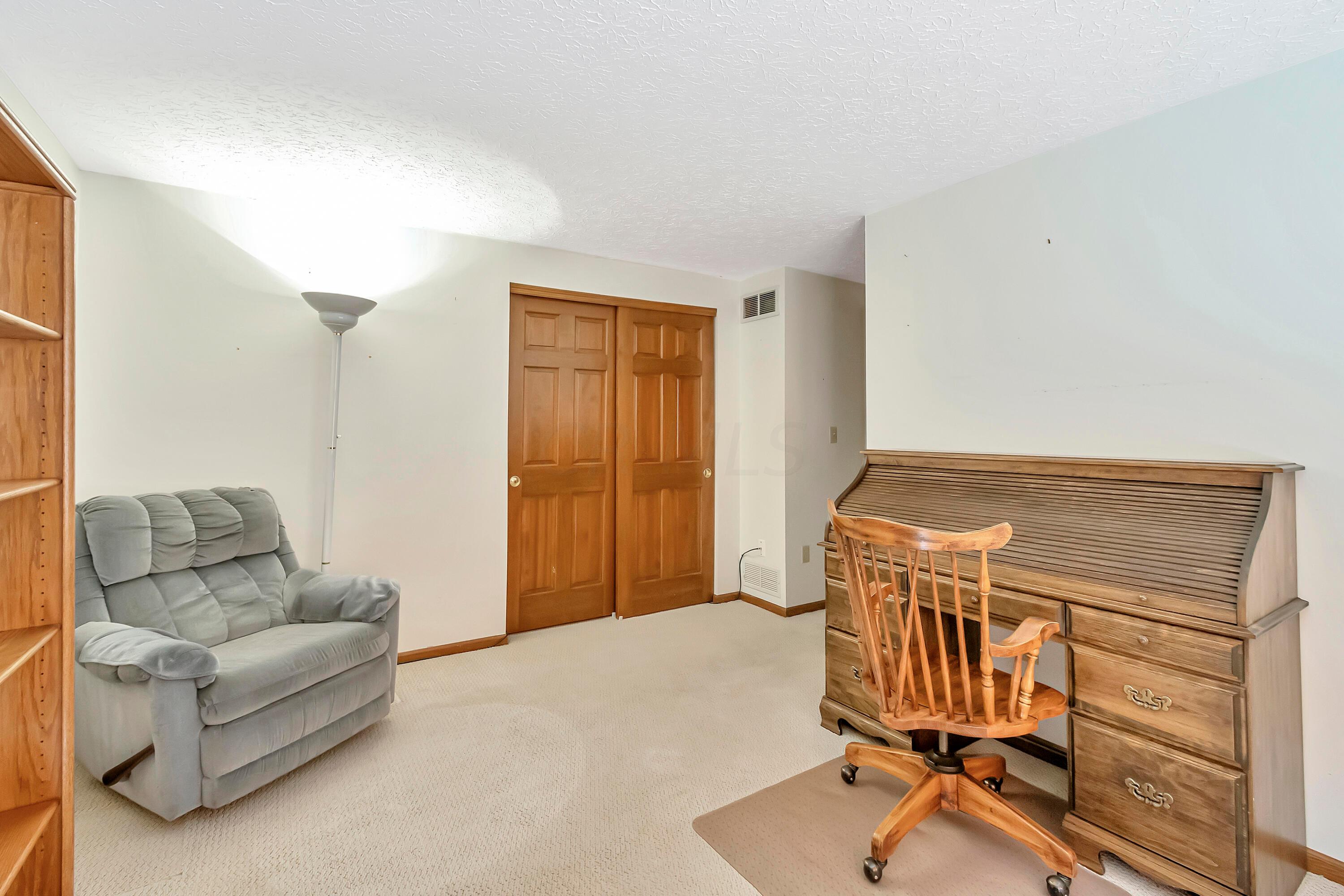 7453 Lindbrook Court