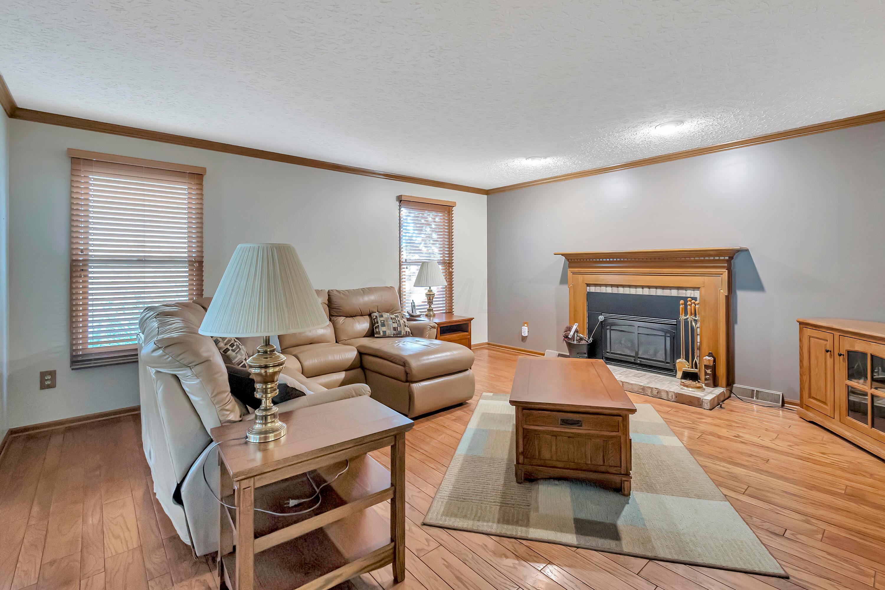 7453 Lindbrook Court