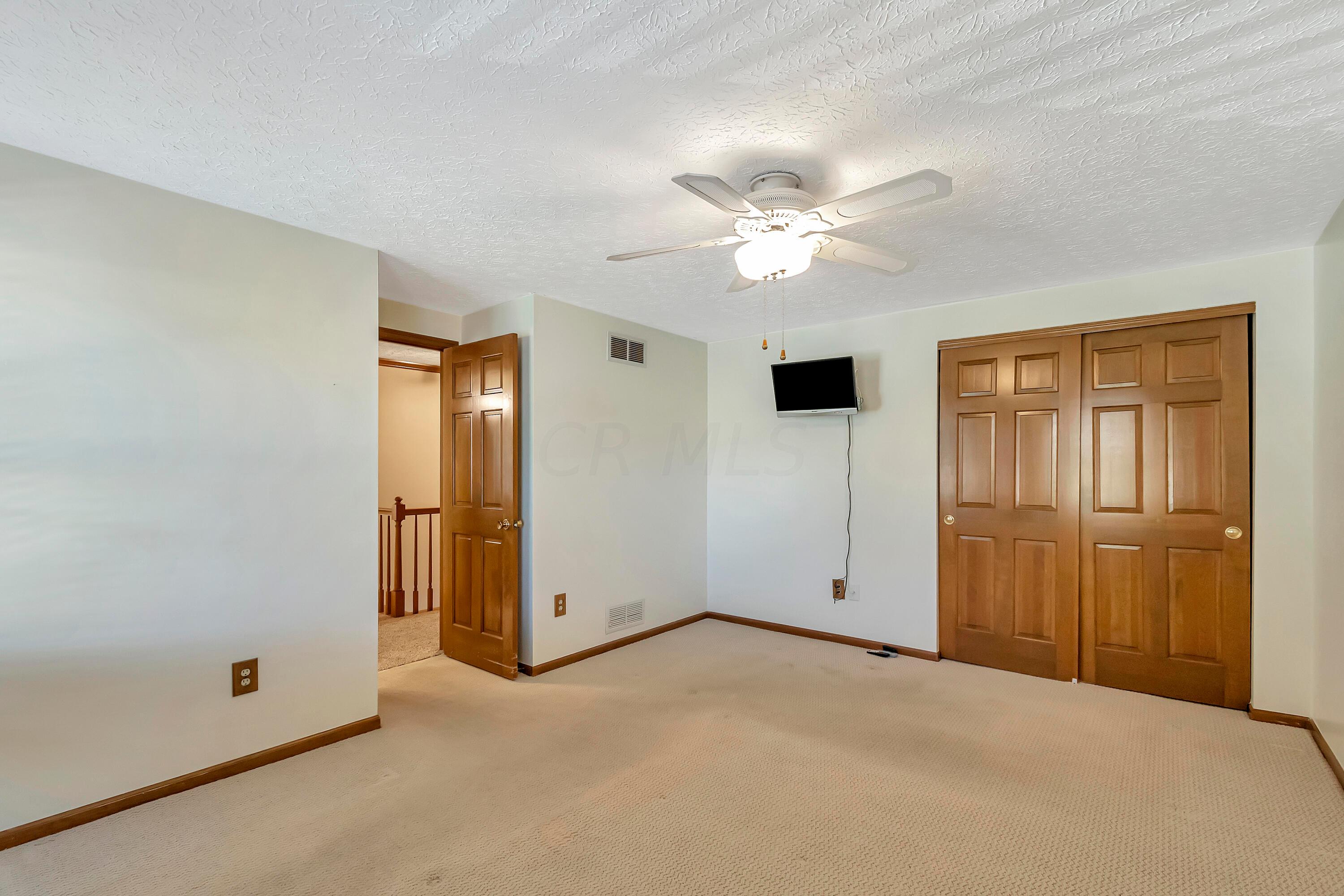 7453 Lindbrook Court