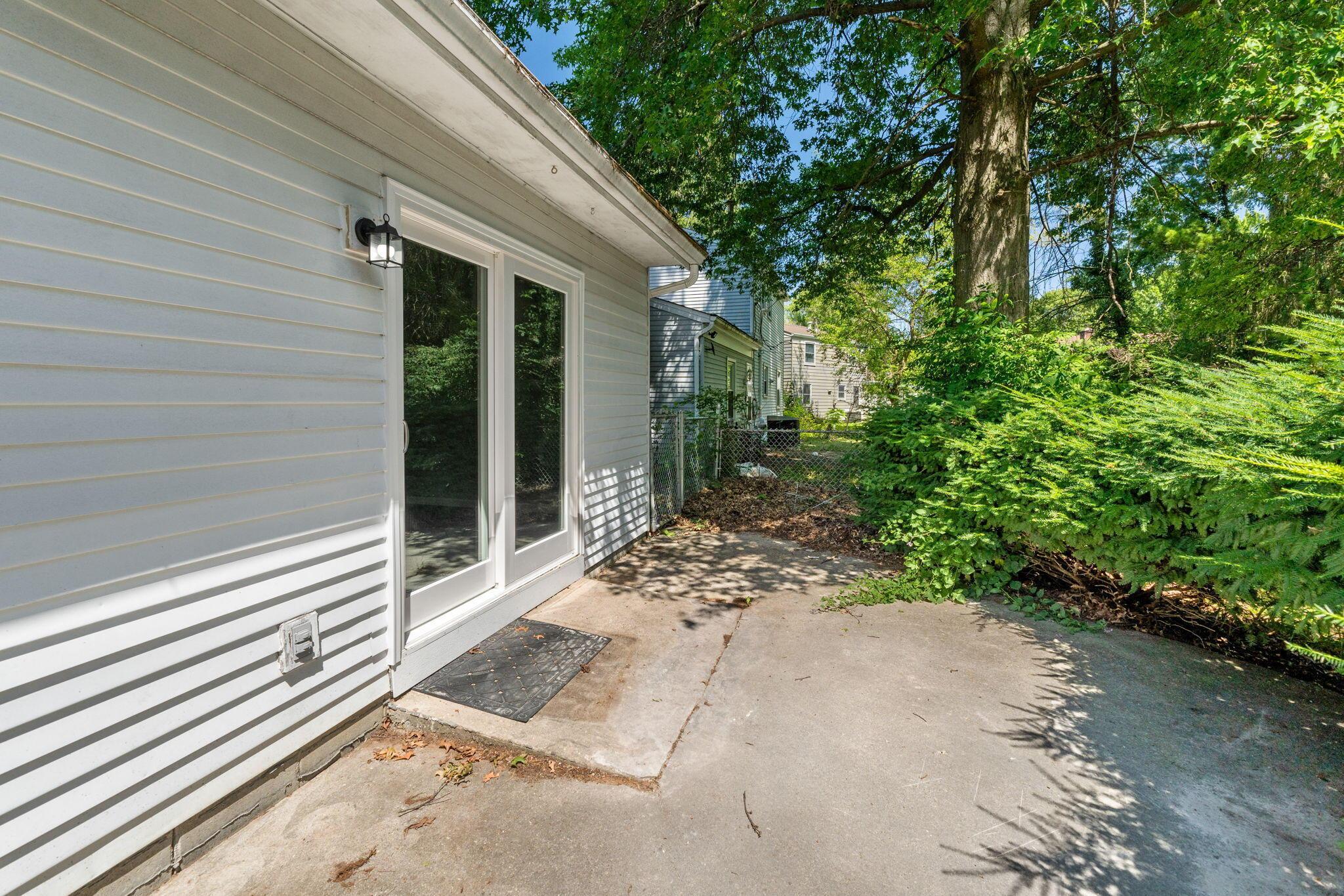 1707 Peardale Road N