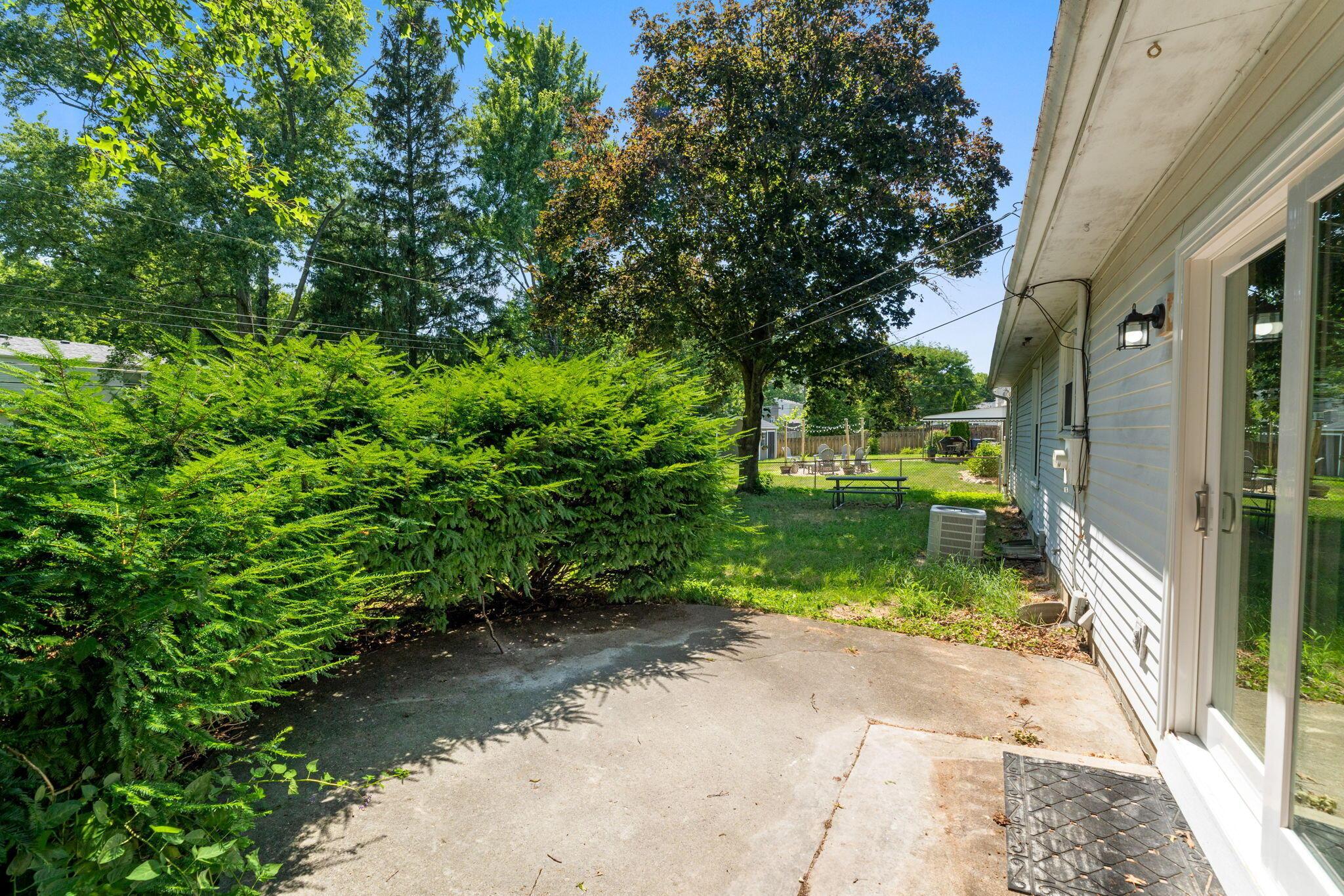 1707 Peardale Road N