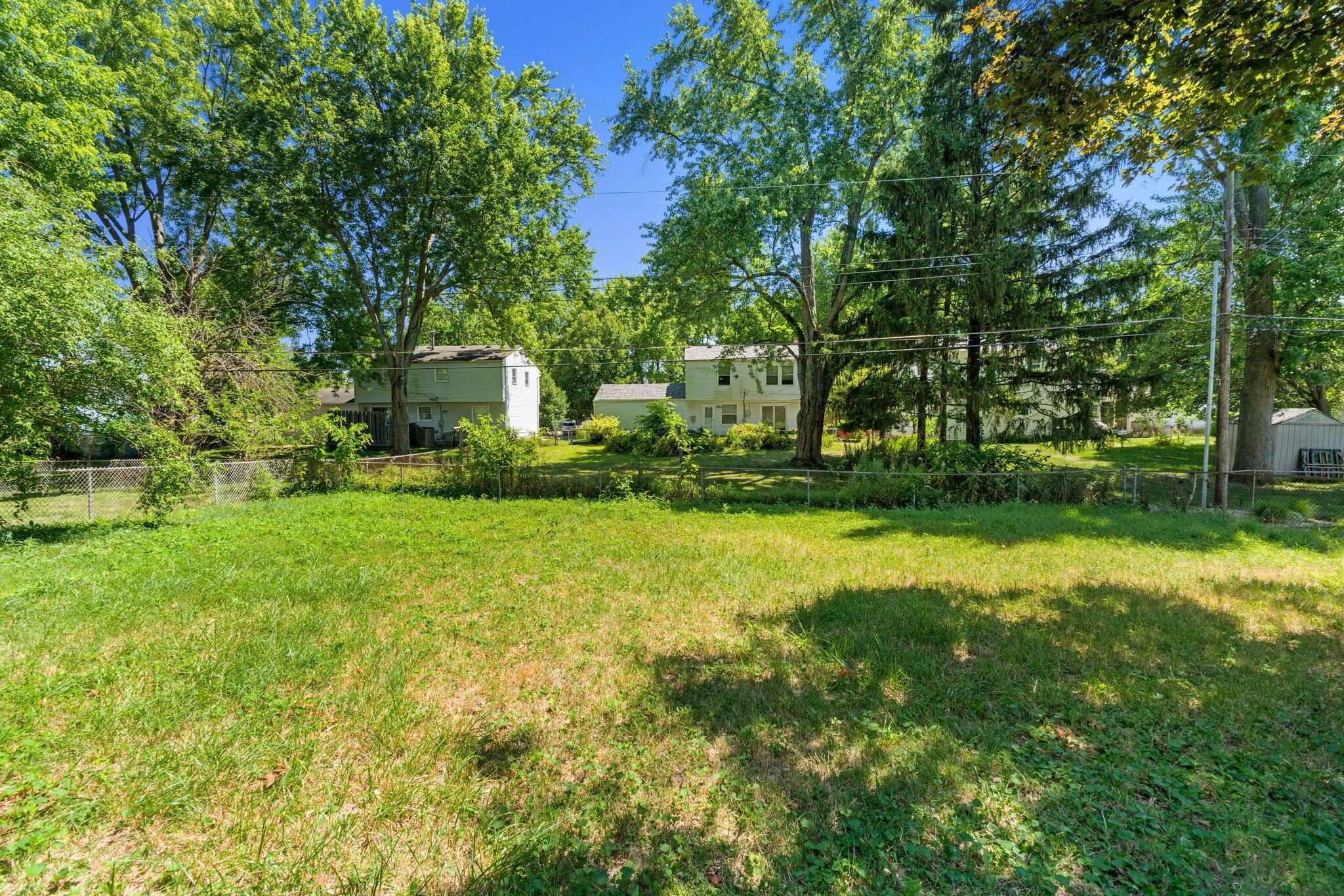 1707 Peardale Road N