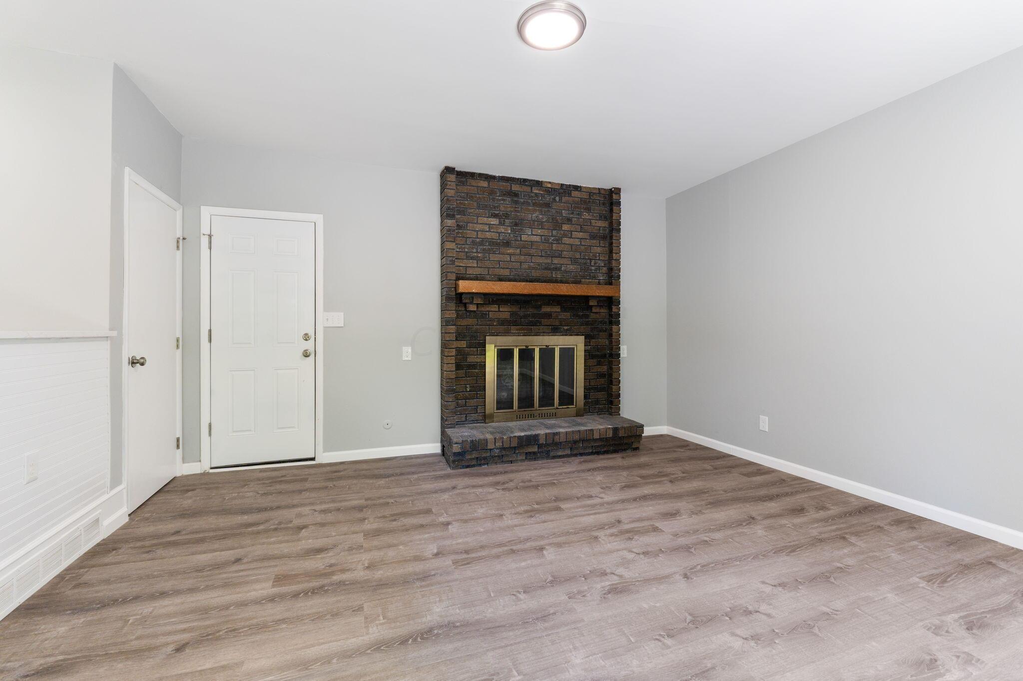 1707 Peardale Road N