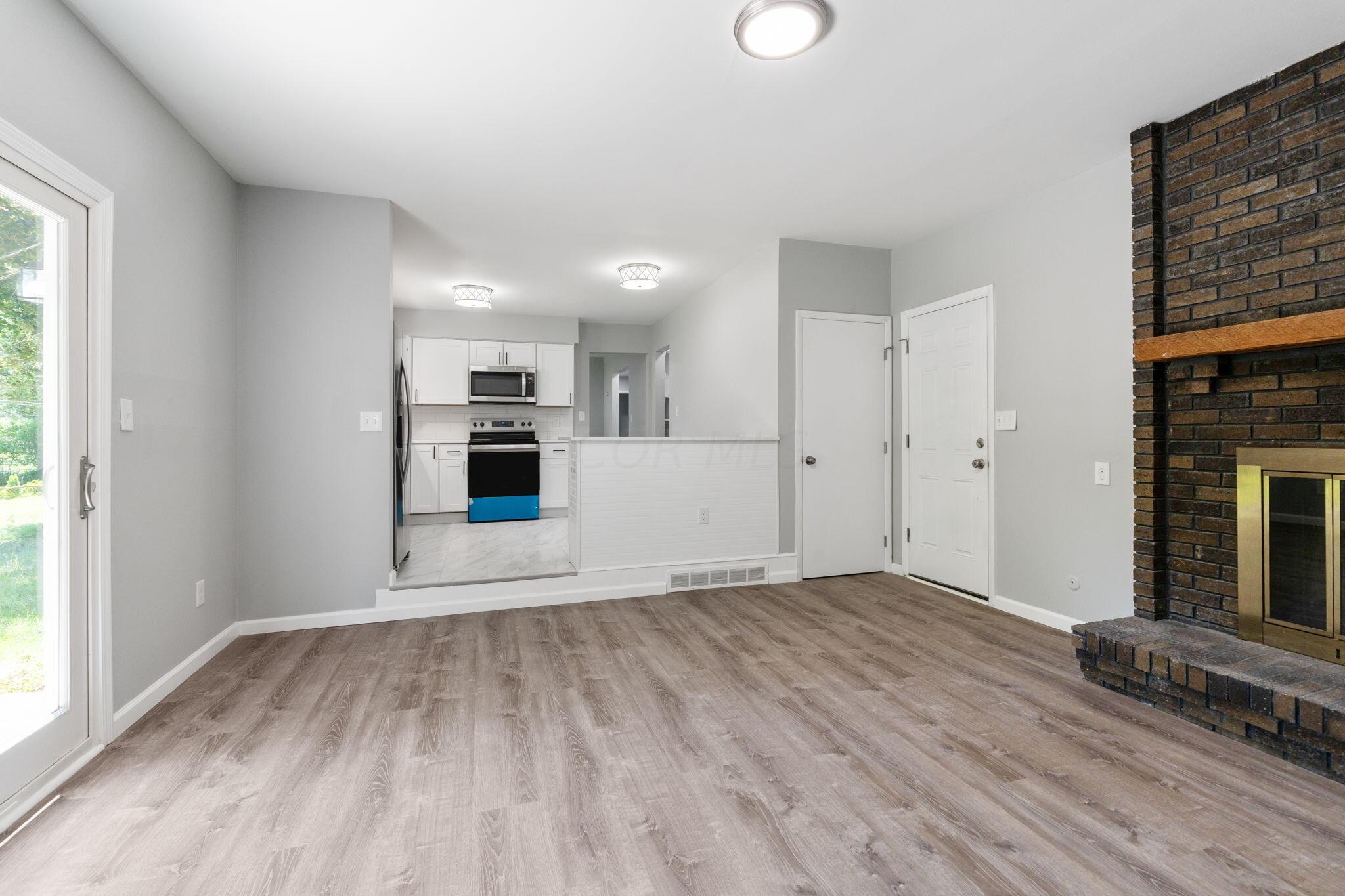 1707 Peardale Road N