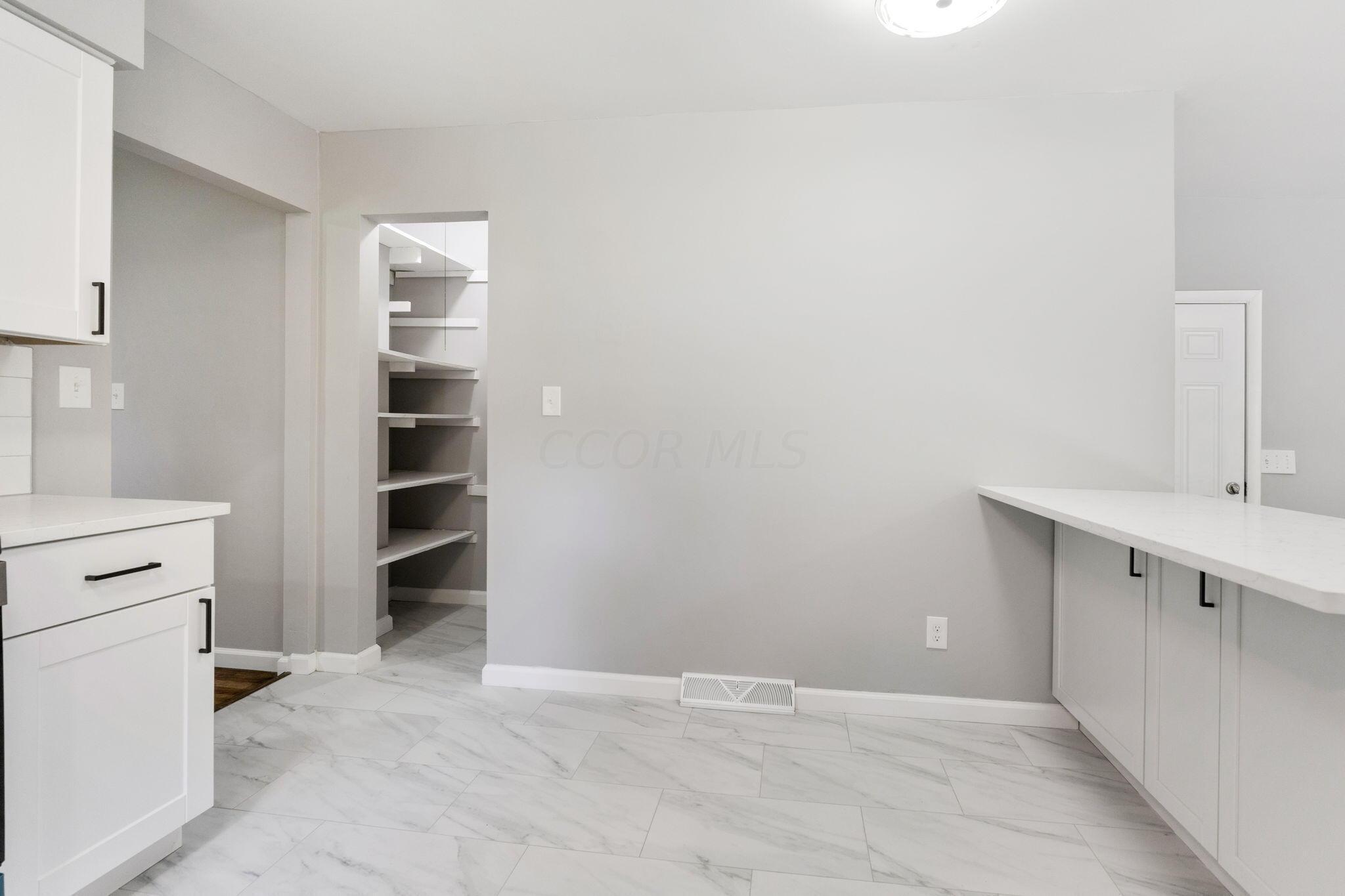 1707 Peardale Road N