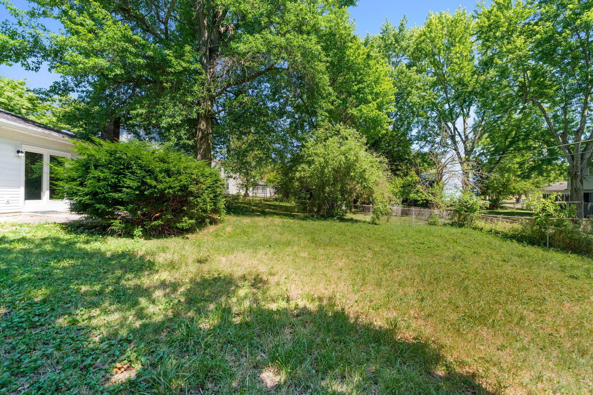 1707 Peardale Road N