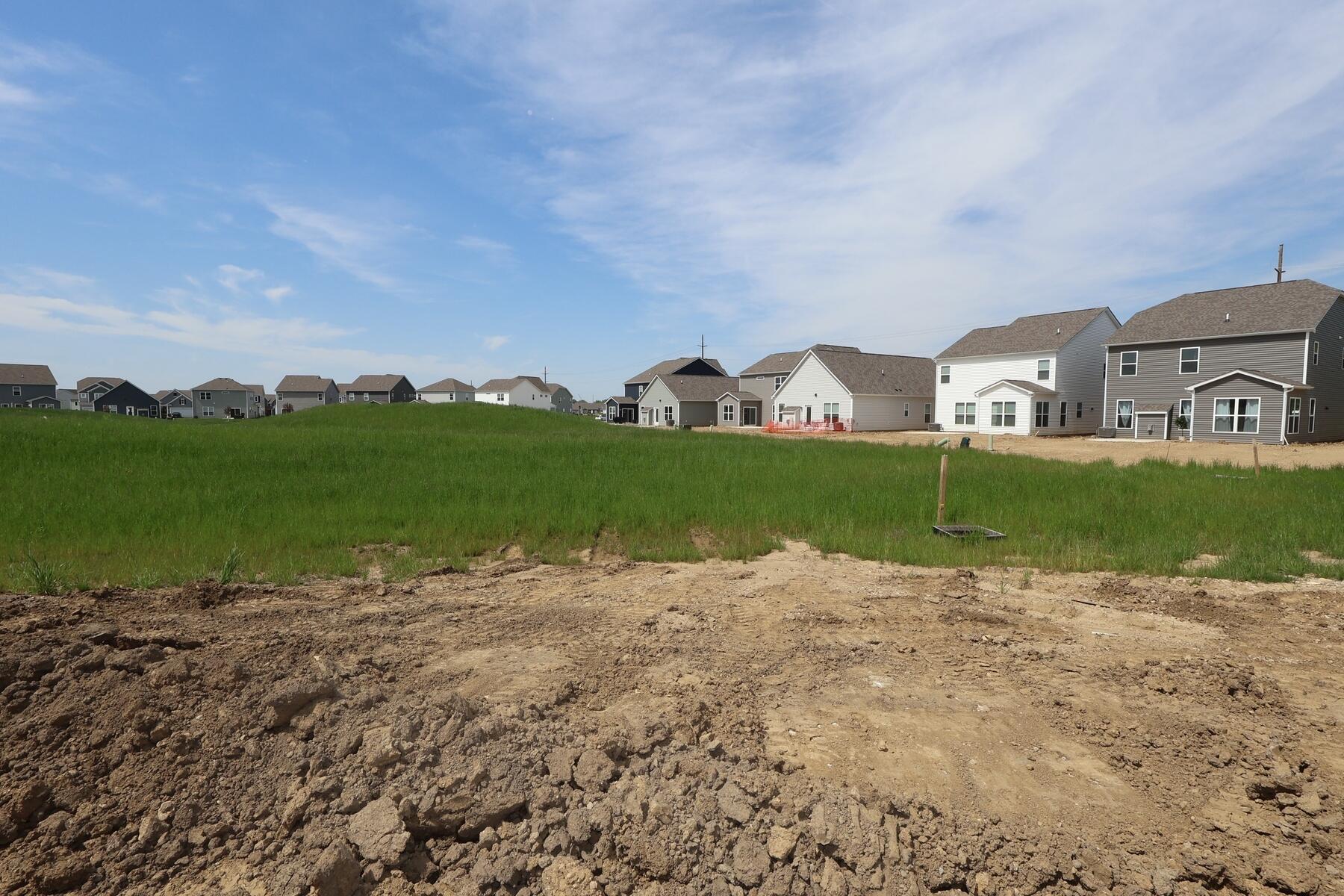 1916 Aerotrain Court N