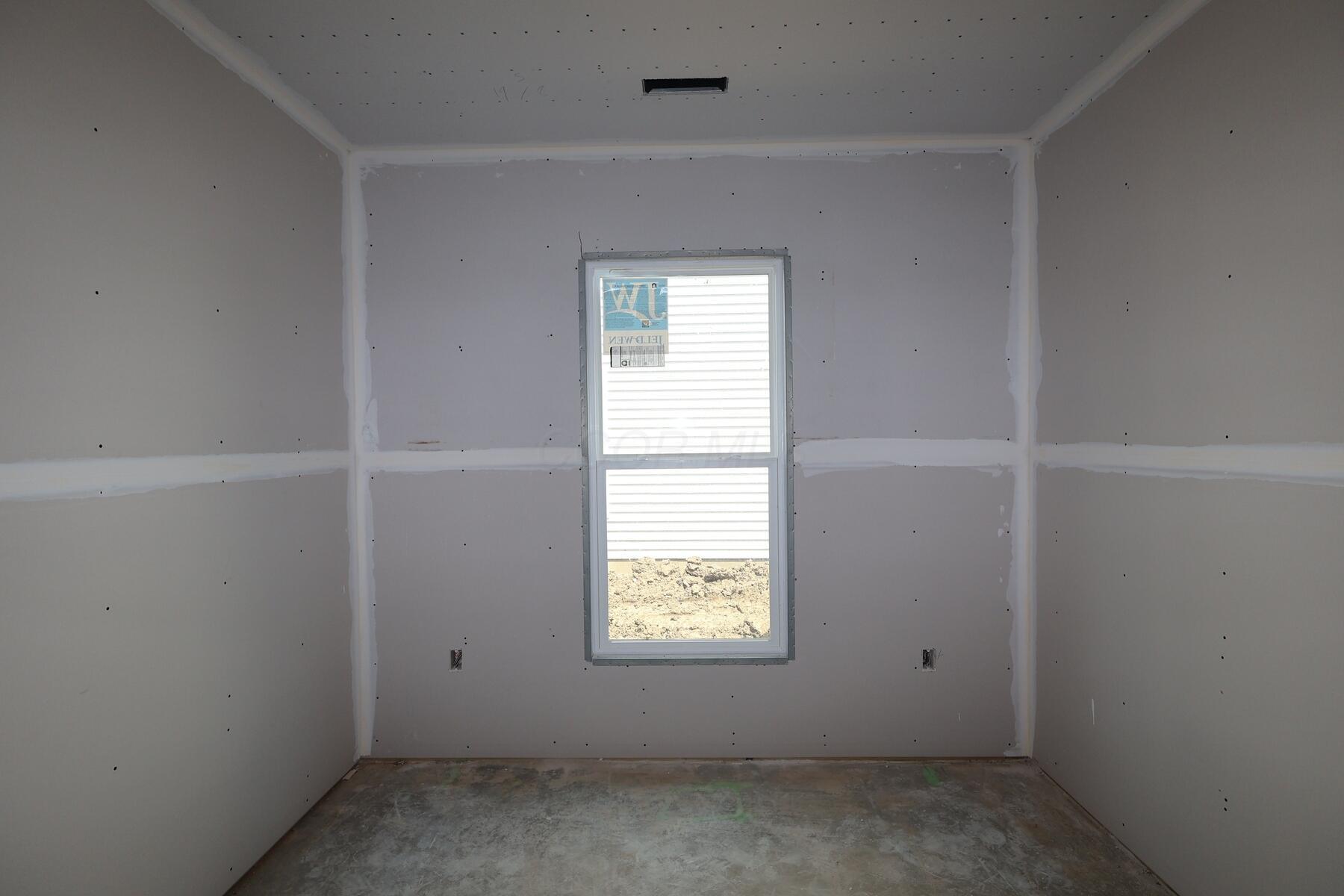 1916 Aerotrain Court N