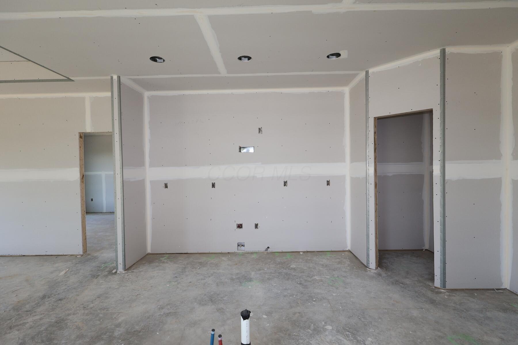 1916 Aerotrain Court N